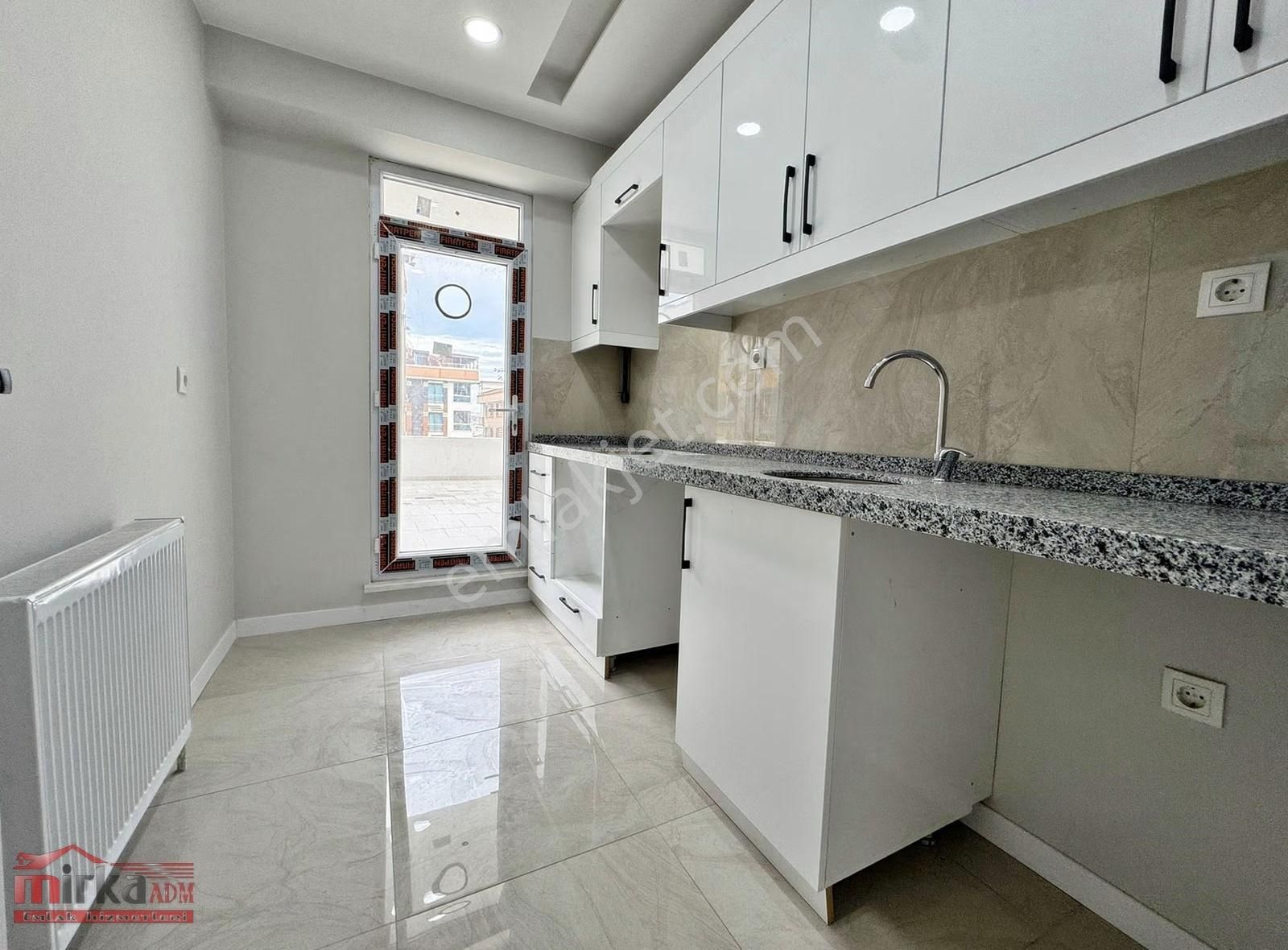 Beylikdüzü Yakuplu Da Sıfır Satılık 2+1 Geniş Teraslı Daire - Görsel 11