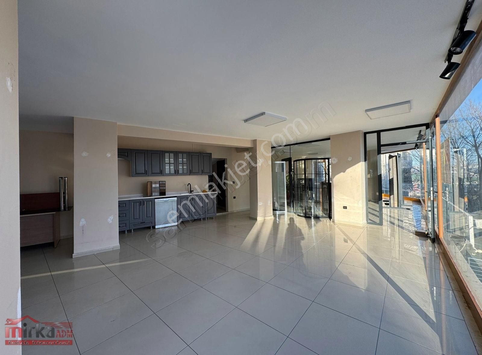 Beylikdüzü Yakuplu Da Satılık 130 M2 Köşe Dükkan [mirka Emlak] - Görsel 2