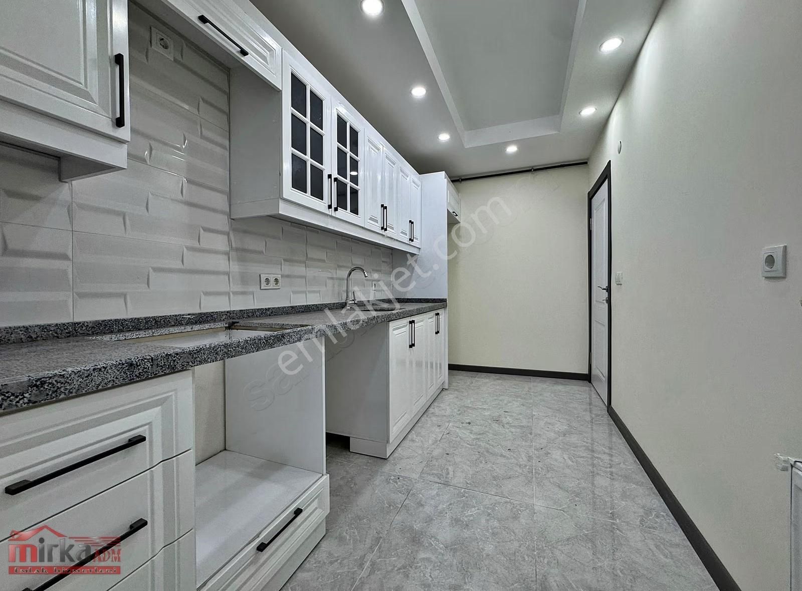 Beylikdüzü Yakuplu Da Satılık 1+1 Ön Cephe Balkonlu Daire - Görsel 4