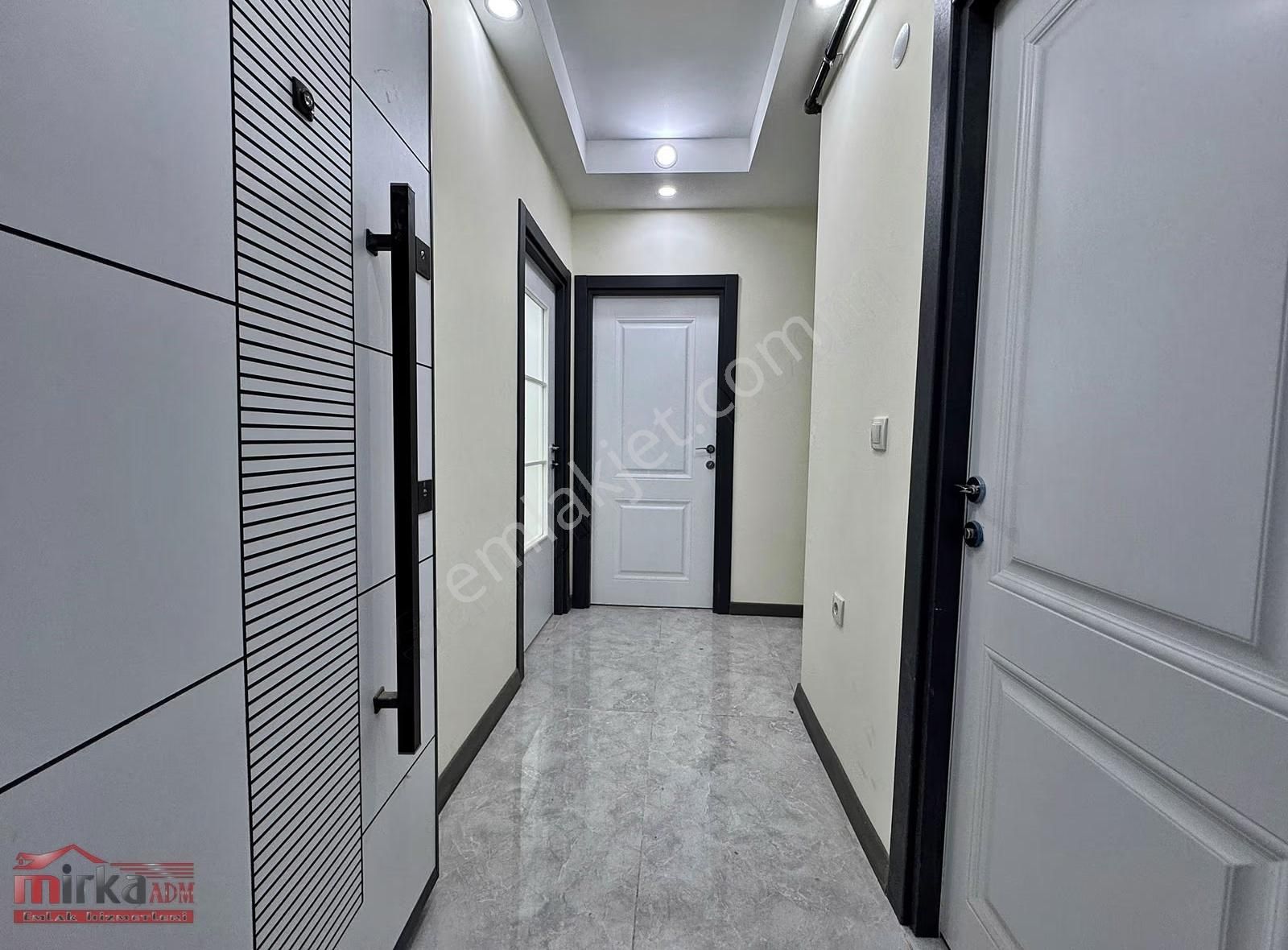 Beylikdüzü Yakuplu Da Satılık 1+1 Ön Cephe Balkonlu Daire - Görsel 5