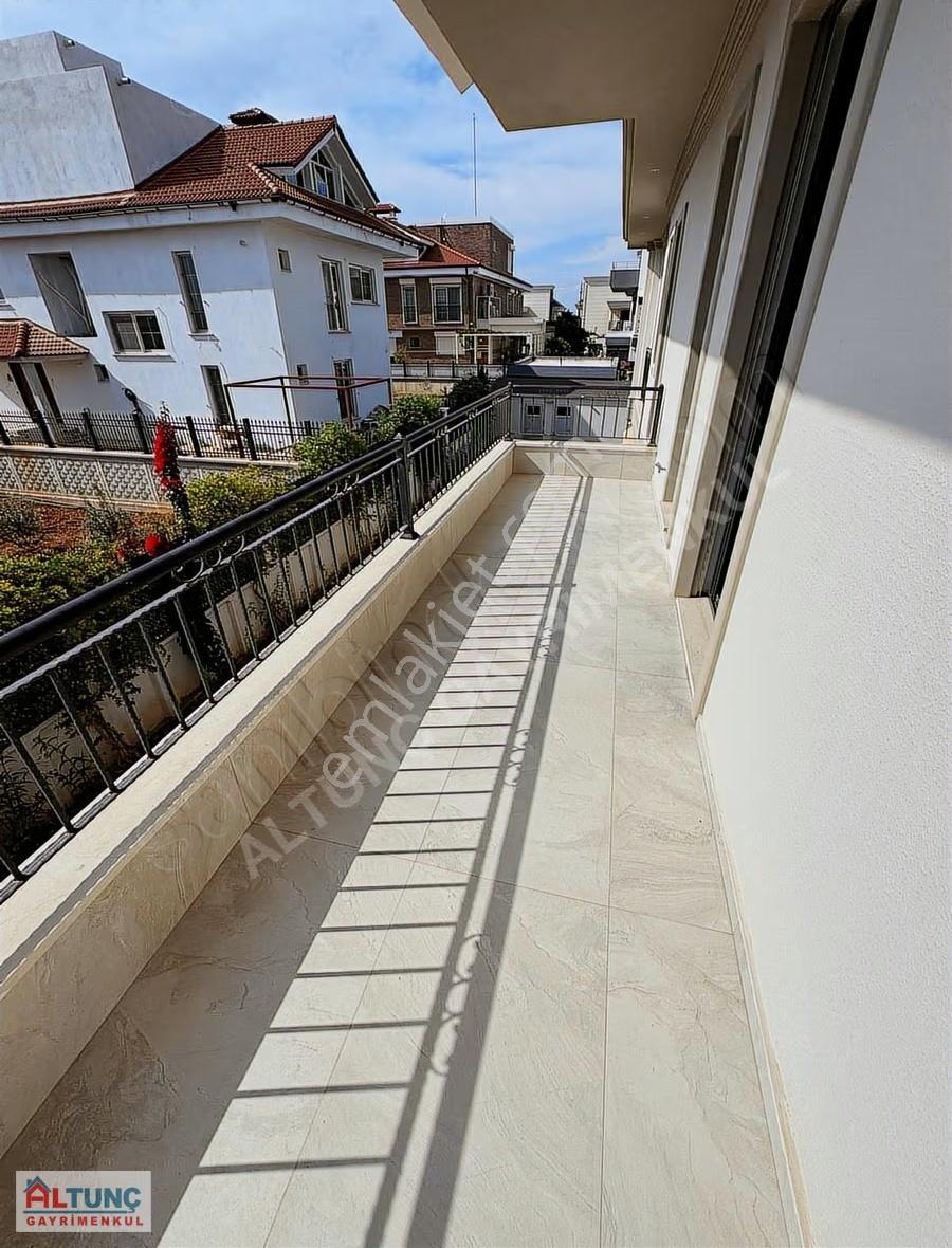 Altunç Gayrimenkul Panaromik Göl Manzaralı Ayrıcalklı Bir Yaşam - Görsel 31