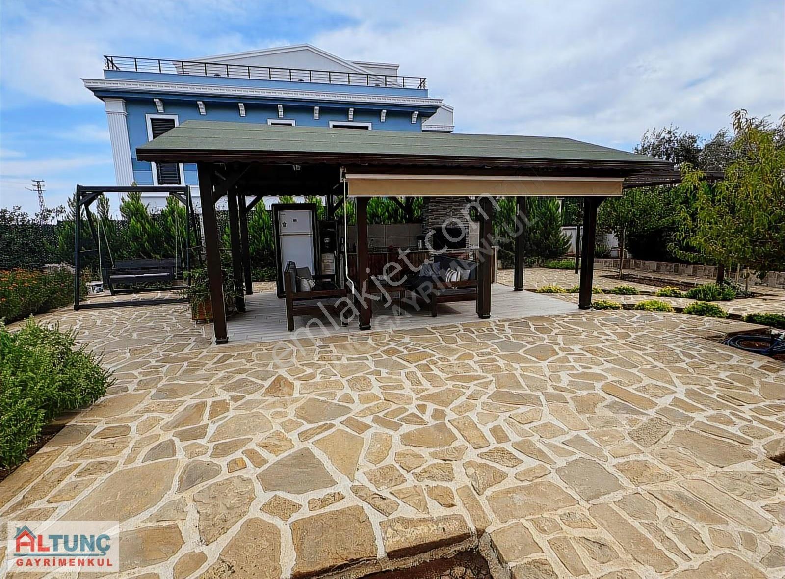 Altunç Gayrimenkul Panaromik Göl Manzaralı Ayrıcalklı Bir Yaşam - Görsel 21