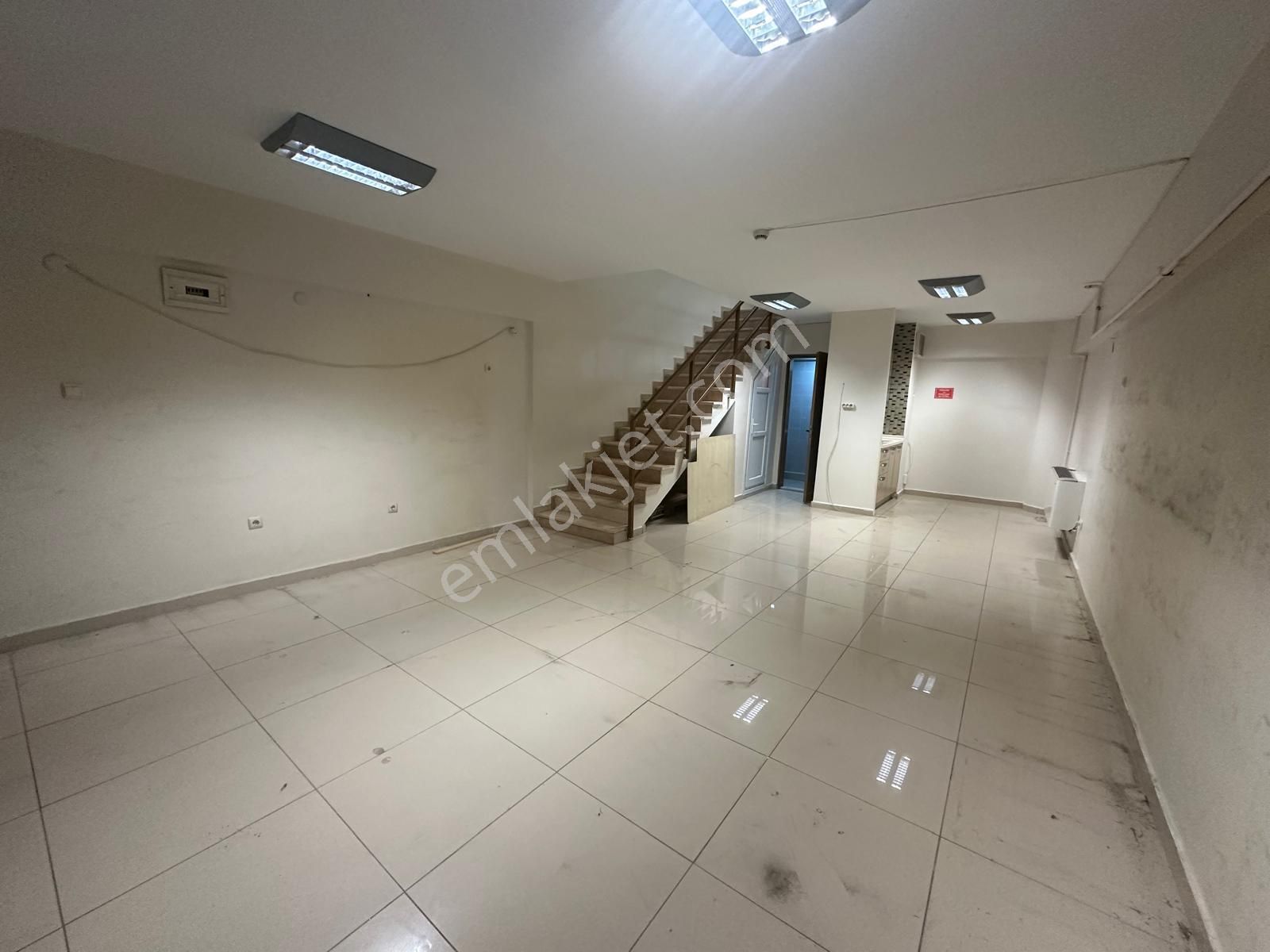 Em-of Emlak'tan Yükleme Katında 150 M2 Yapılı Kiralık İş Yeri - Görsel 4