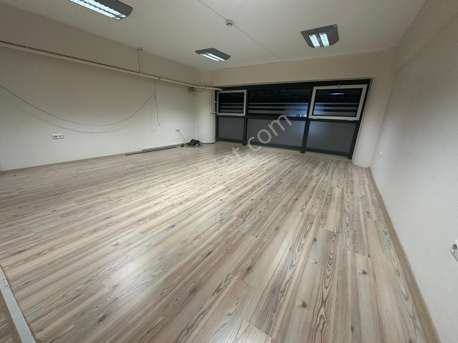 Em-of Emlak'tan Yükleme Katında 150 M2 Yapılı Kiralık İş Yeri - Görsel 5