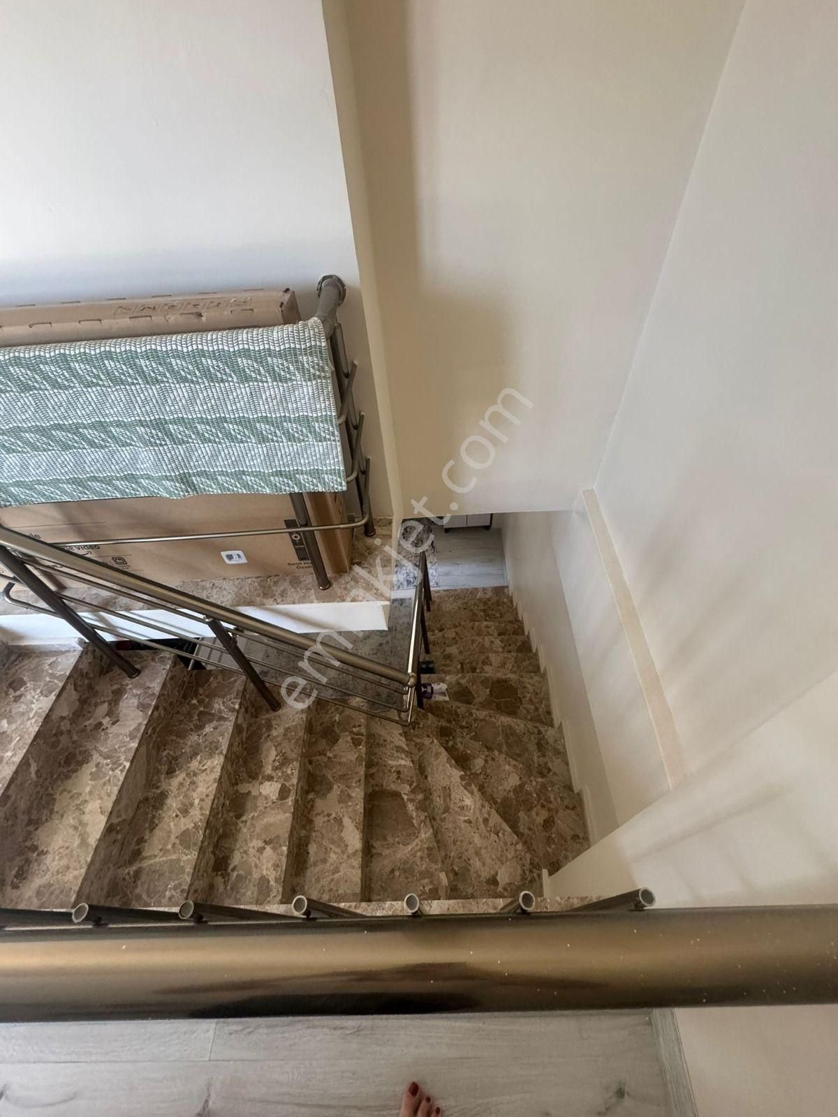 İzmir Bayar Gayrimenkul'den Şirinyer'in Merkezinde Acil Satılık Dubleks Daire - Görsel 4