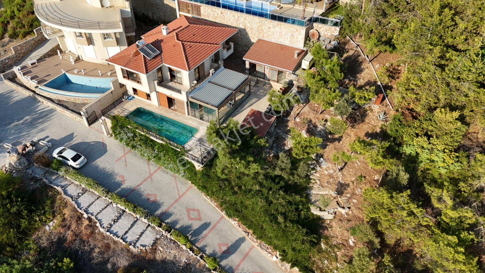 Europerty Homes'tan Alanya Bektaş'ta Doğanın İçinde 4+1 Villa - Görsel 33