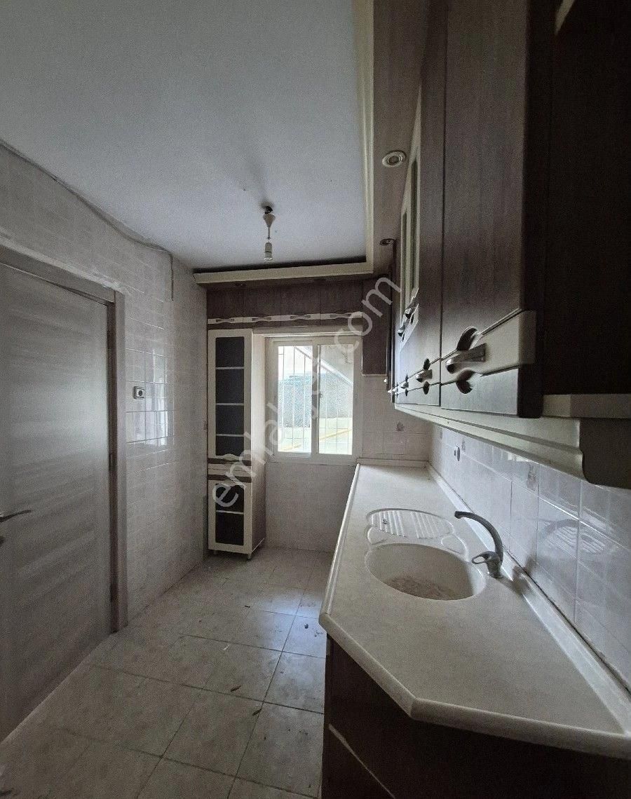 İzmir Konak Mehtap Mahallesinde//gürçeşme Camii Sokağında 2katlı Evin Zeminkatı 1+1kiralık Daire - Görsel 6