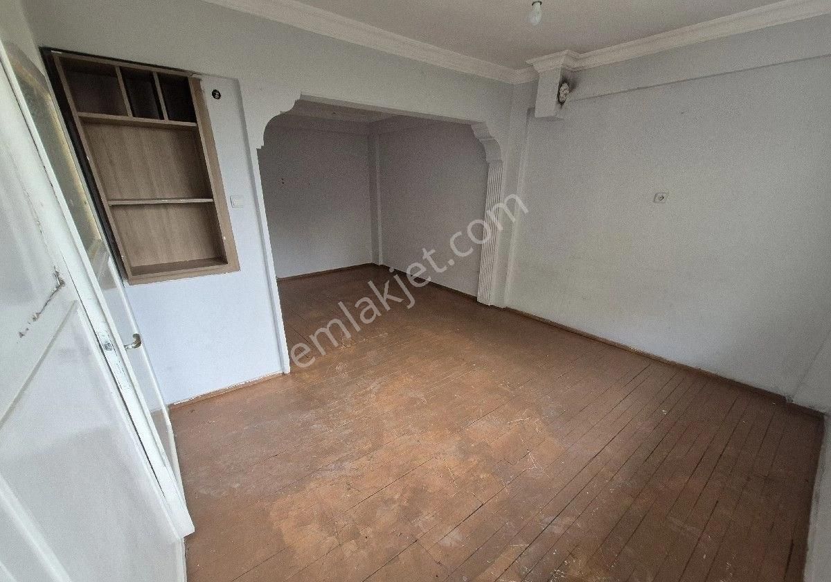 İzmir Konak Mehtap Mahallesinde//gürçeşme Camii Sokağında 2katlı Evin Zeminkatı 1+1kiralık Daire - Görsel 9