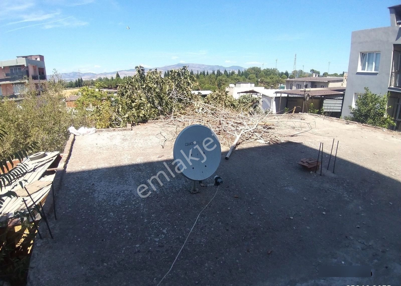 İzmir Konak Gültepe/murat Mahallesi/nde/bahçeli/teraslı/müstakil Ev