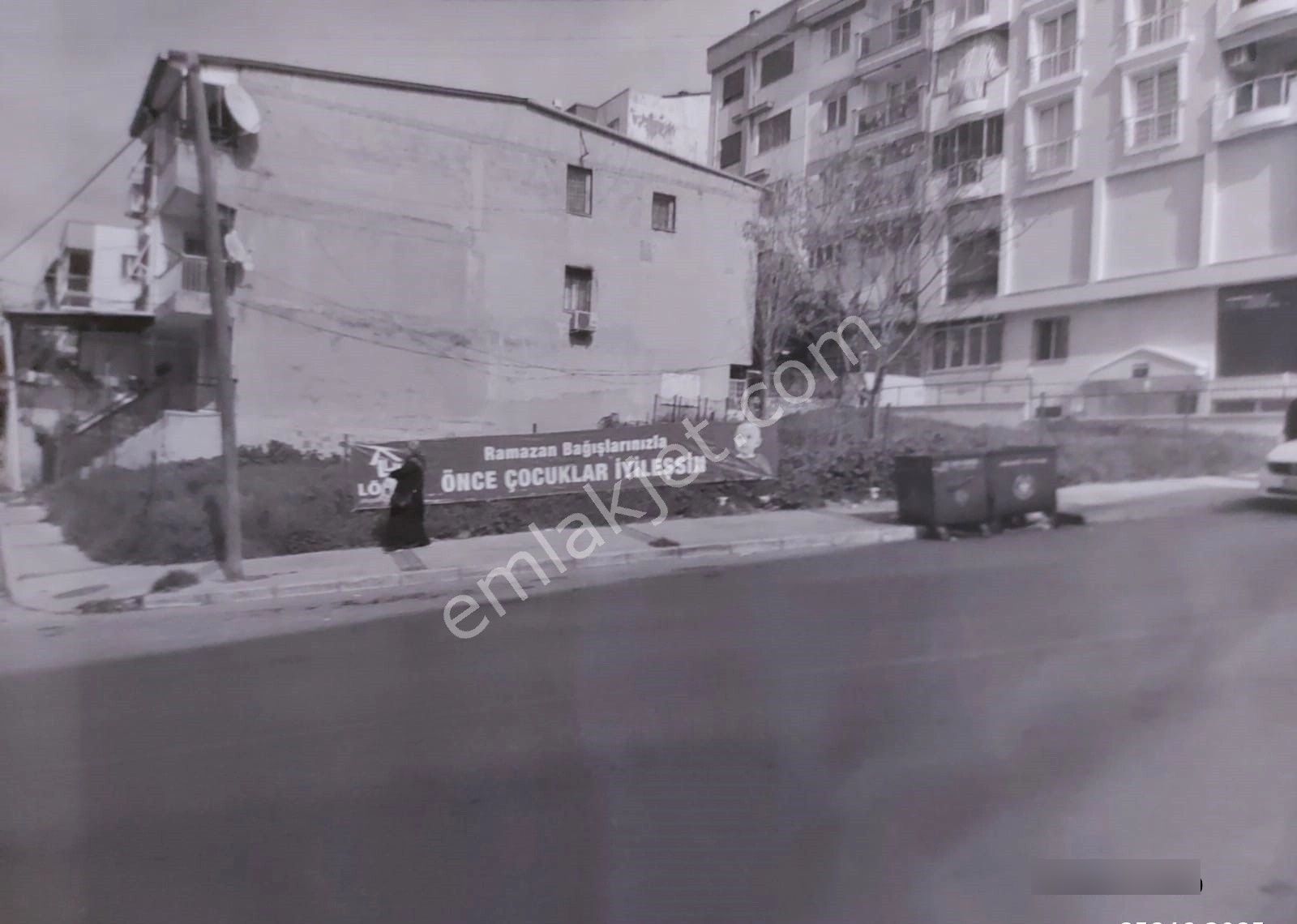 Buca Barış Mahallesinde//ışıklıpark Yakını//cadde Üzeri Köşe Arsa(15adet 1+1//3dükkan Çıkıyor)