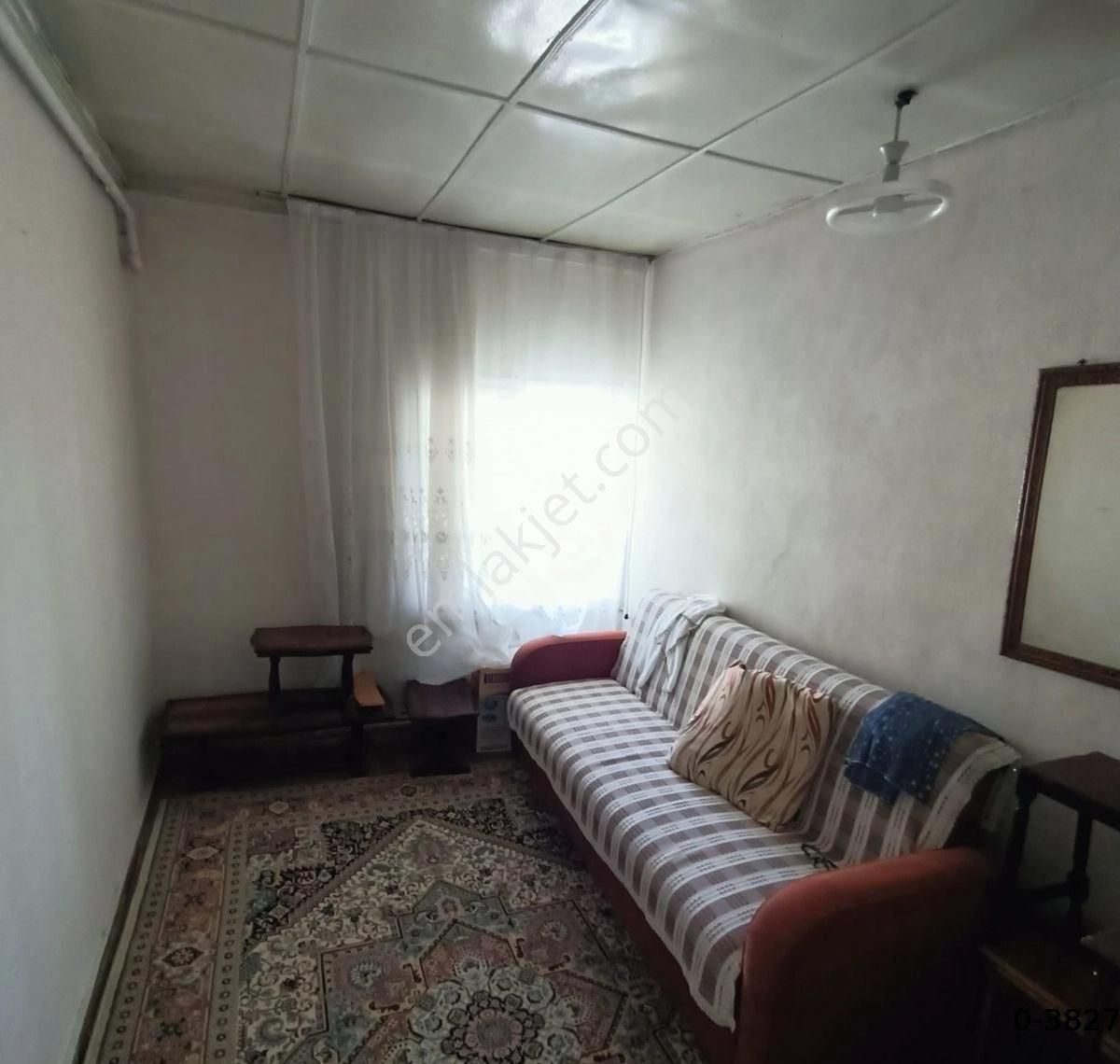 İzmir Buca Ufufk Mahallesinde//meydanyakını.tekkatlı Numarataşları Ayrı Hisse Tapulu Müstakil Ev - Görsel 9