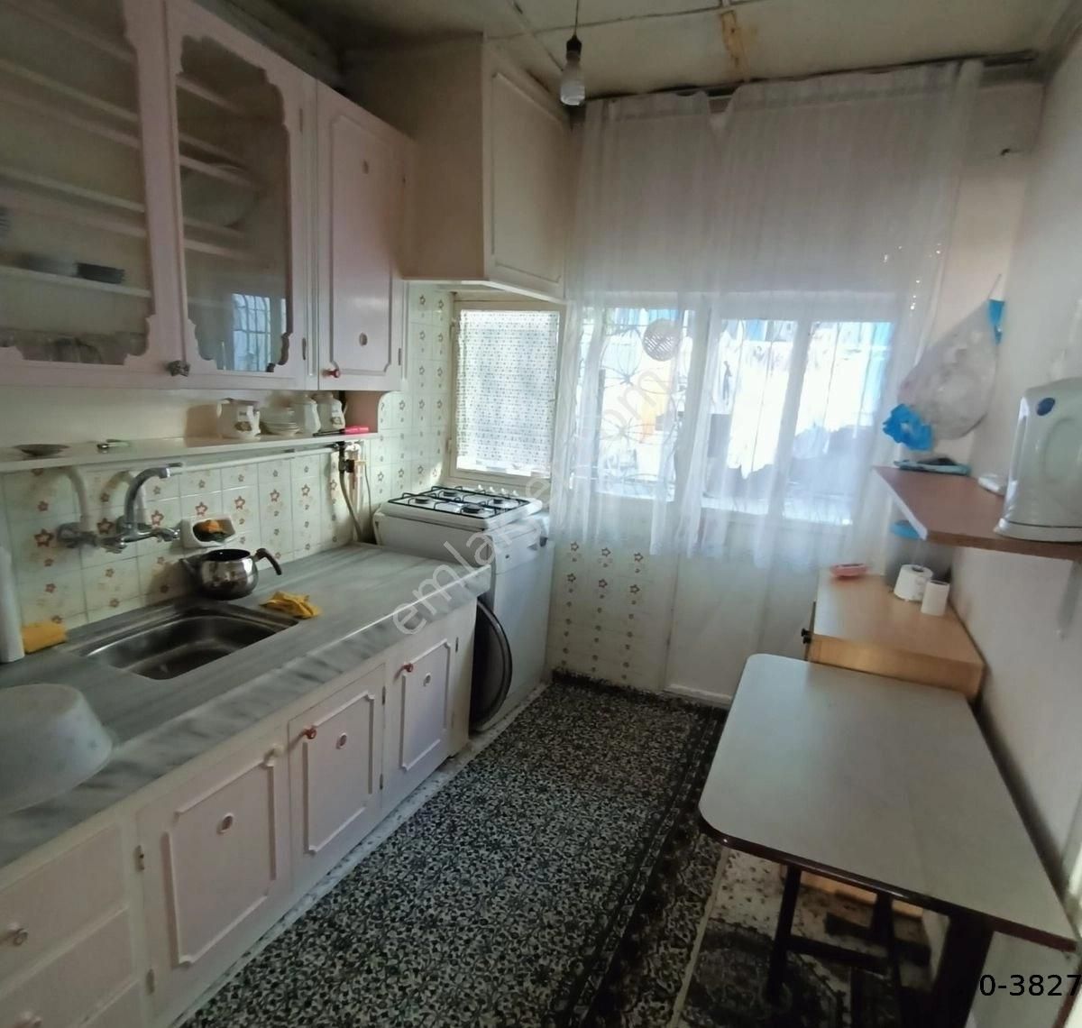 İzmir Buca Ufufk Mahallesinde//meydanyakını.tekkatlı Numarataşları Ayrı Hisse Tapulu Müstakil Ev - Görsel 5