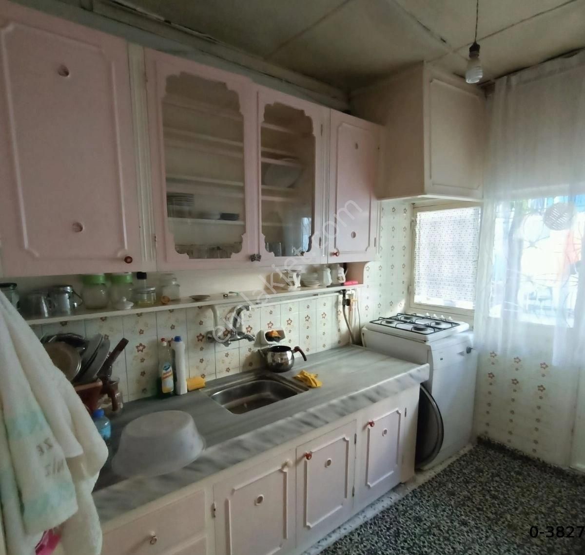 İzmir Buca Ufufk Mahallesinde//meydanyakını.tekkatlı Numarataşları Ayrı Hisse Tapulu Müstakil Ev - Görsel 13