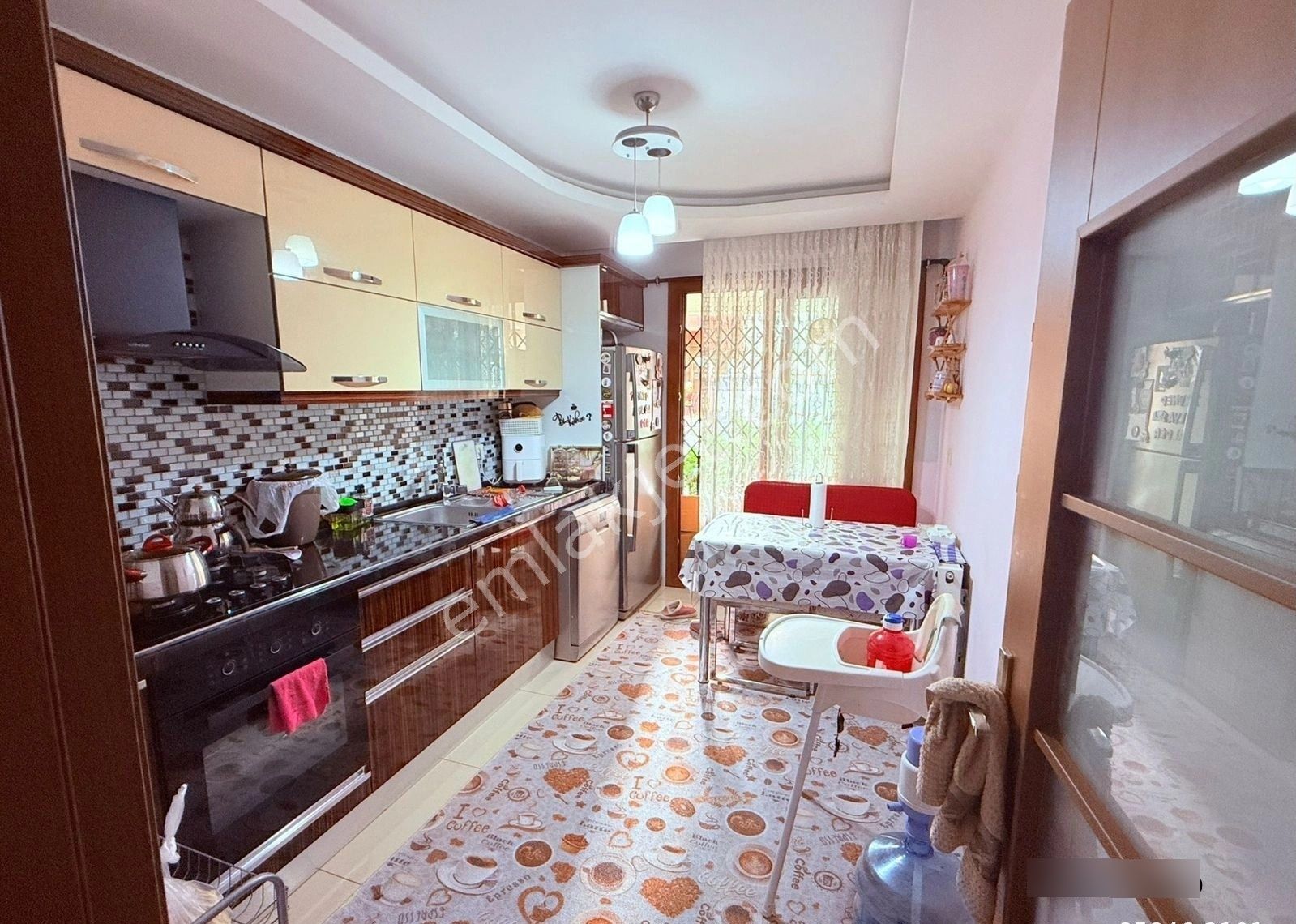 İzmir Buca Laleli Mahallesinde//konak Tünel Çıkışı//halkbankasına&izbana5dk/12yılık/160m2/3+1bahçeli