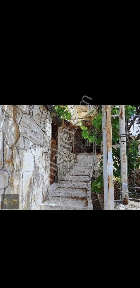 İzmir Bornova Sarnıç Köyünde.bornova Tünellerin Üsttarafında Sarnıç Köy İçinde//256m2 Bahçeli Ev - Görsel 11