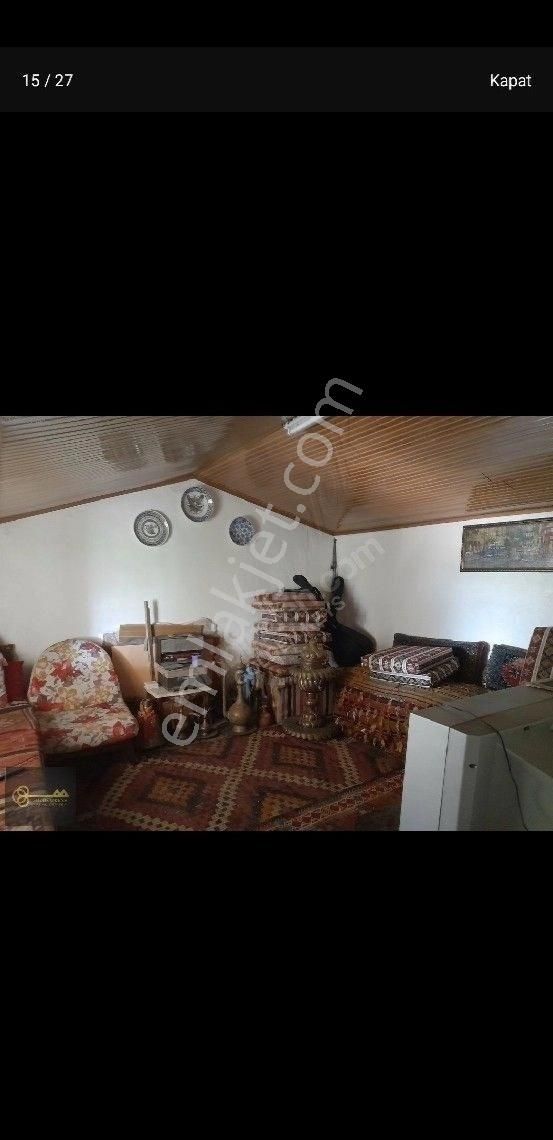 İzmir Bornova Sarnıç Köyünde.bornova Tünellerin Üsttarafında Sarnıç Köy İçinde//256m2 Bahçeli Ev - Görsel 8