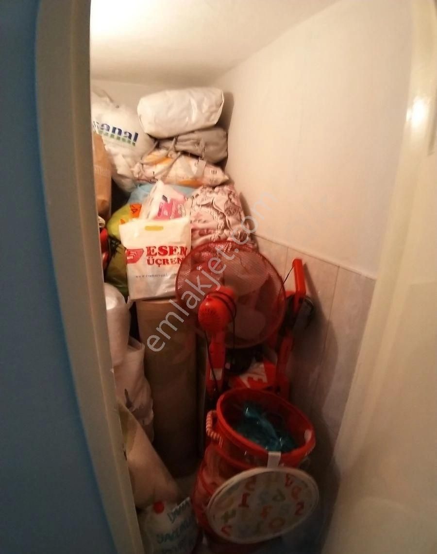 Buca Laleli Mahallesinde//izbana-bankalara-çarşıya 10dk Mesafede//zeminkat//bahçeli 3+1/daire - Görsel 19