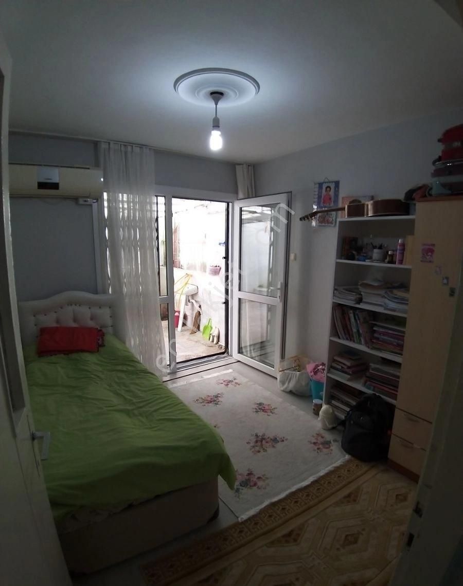 Buca Laleli Mahallesinde//izbana-bankalara-çarşıya 10dk Mesafede//zeminkat//bahçeli 3+1/daire - Görsel 9