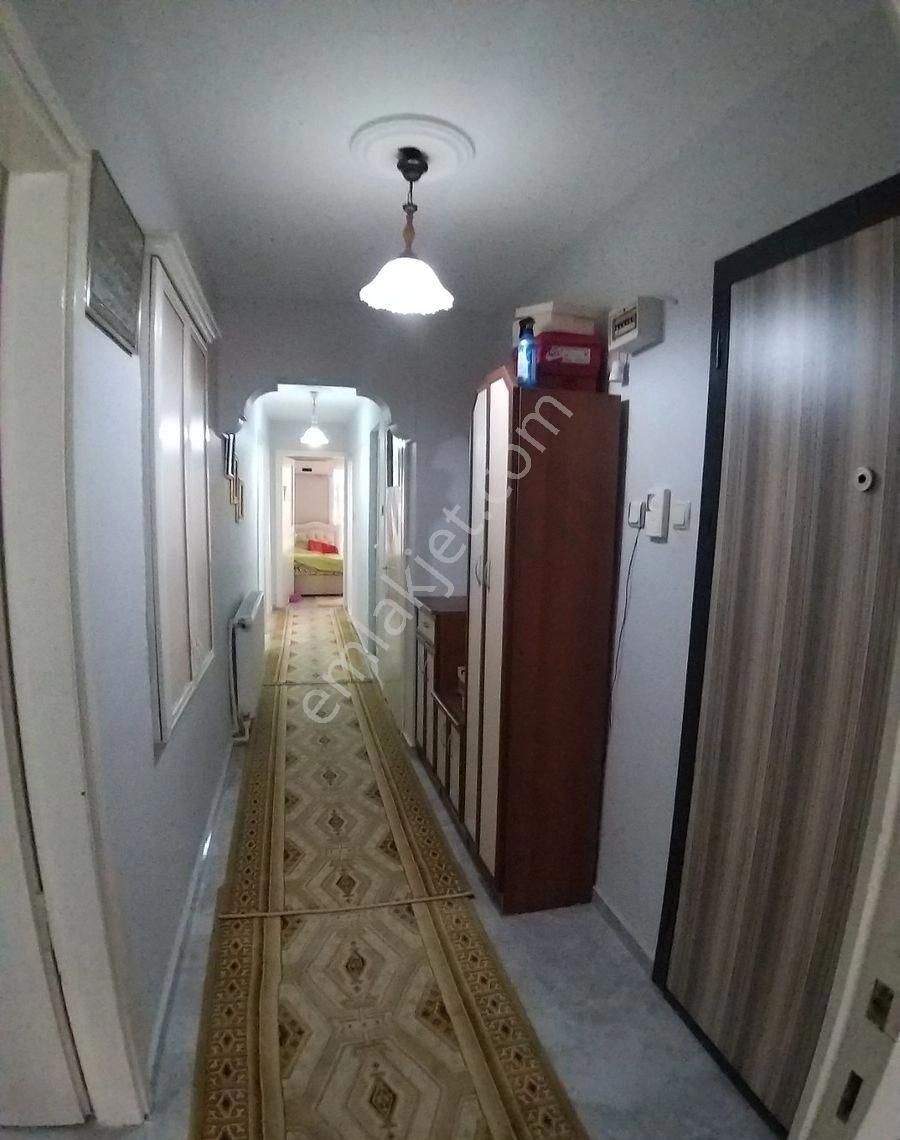 Buca Laleli Mahallesinde//izbana-bankalara-çarşıya 10dk Mesafede//zeminkat//bahçeli 3+1/daire - Görsel 23