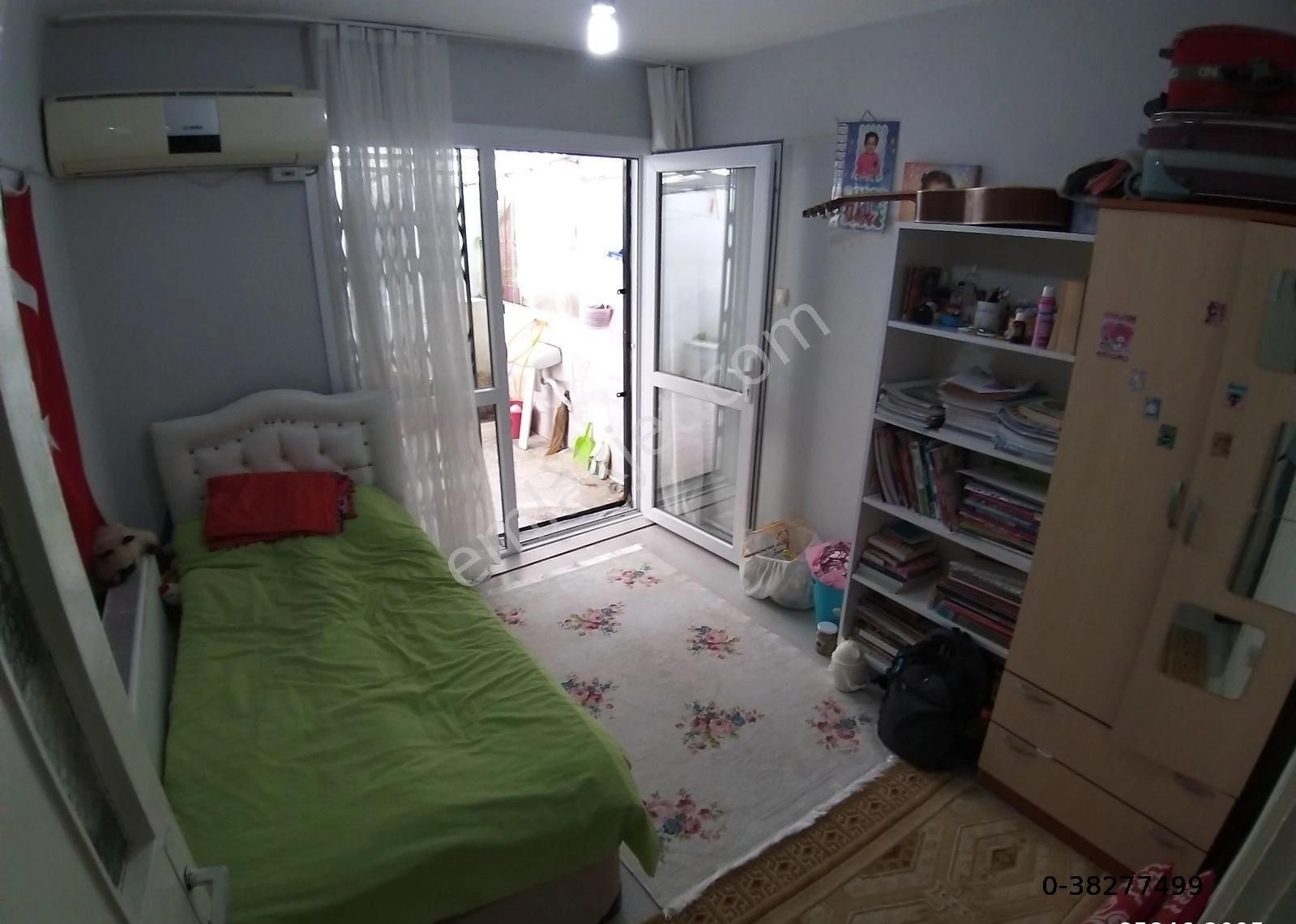 Buca Laleli Mahallesinde//izbana-bankalara-çarşıya 10dk Mesafede//zeminkat//bahçeli 3+1/daire - Görsel 18