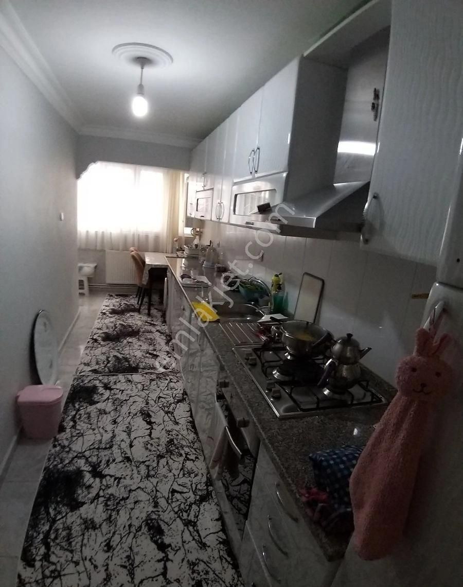 Buca Laleli Mahallesinde//izbana-bankalara-çarşıya 10dk Mesafede//zeminkat//bahçeli 3+1/daire - Görsel 10