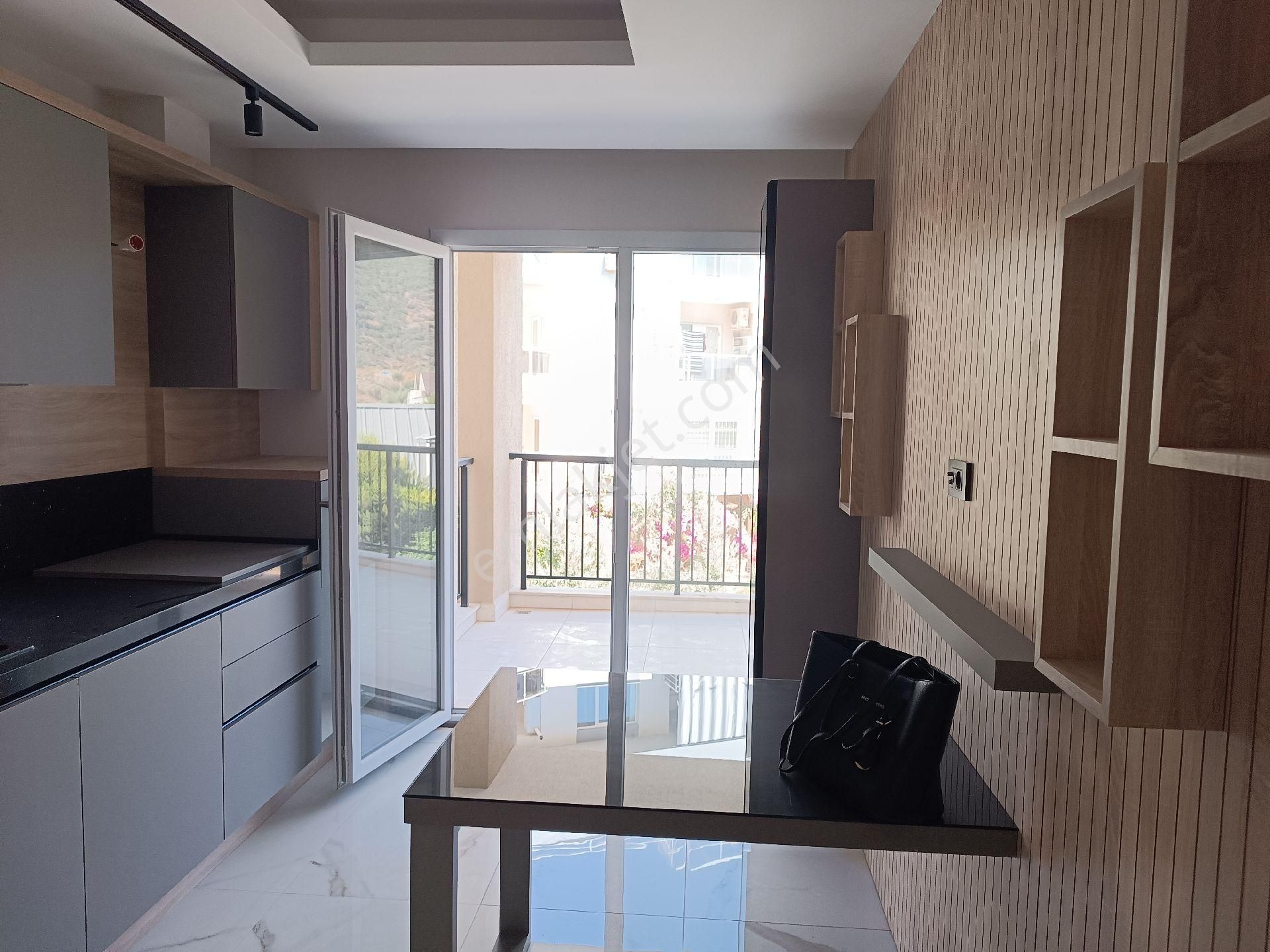 Kuşadası Merkezde Satılık 3+1 Sıfır Daire - Görsel 9