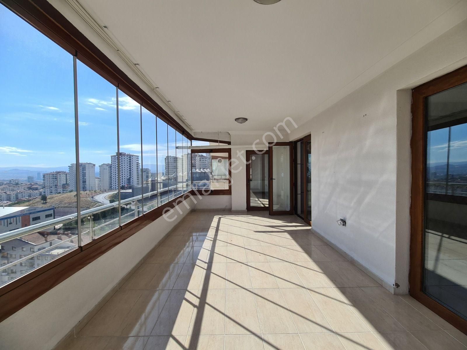 Seval Cd. Üzeri Manzaralı Sitede Teras Balkonlu Fırsat 3+1 Daire - Görsel 11