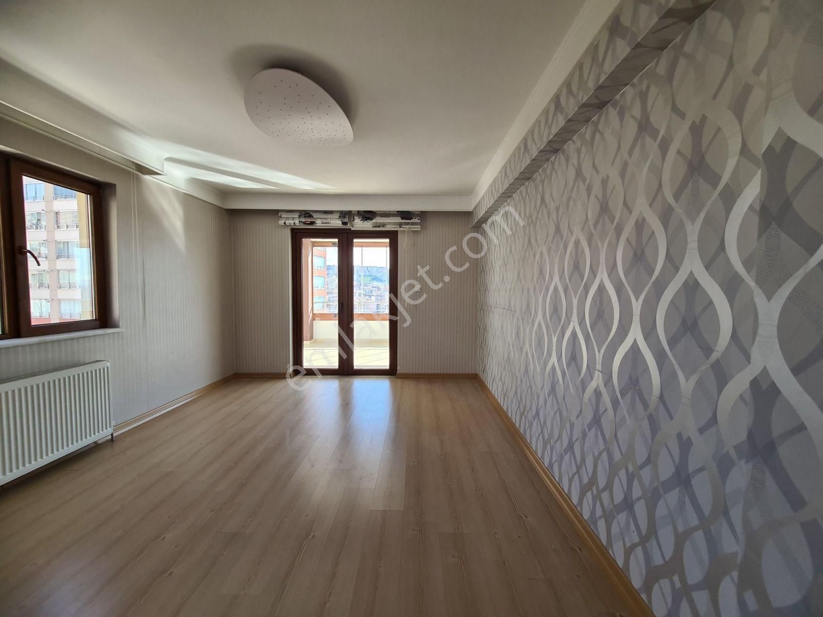 Seval Cd. Üzeri Manzaralı Sitede Teras Balkonlu Fırsat 3+1 Daire - Görsel 17