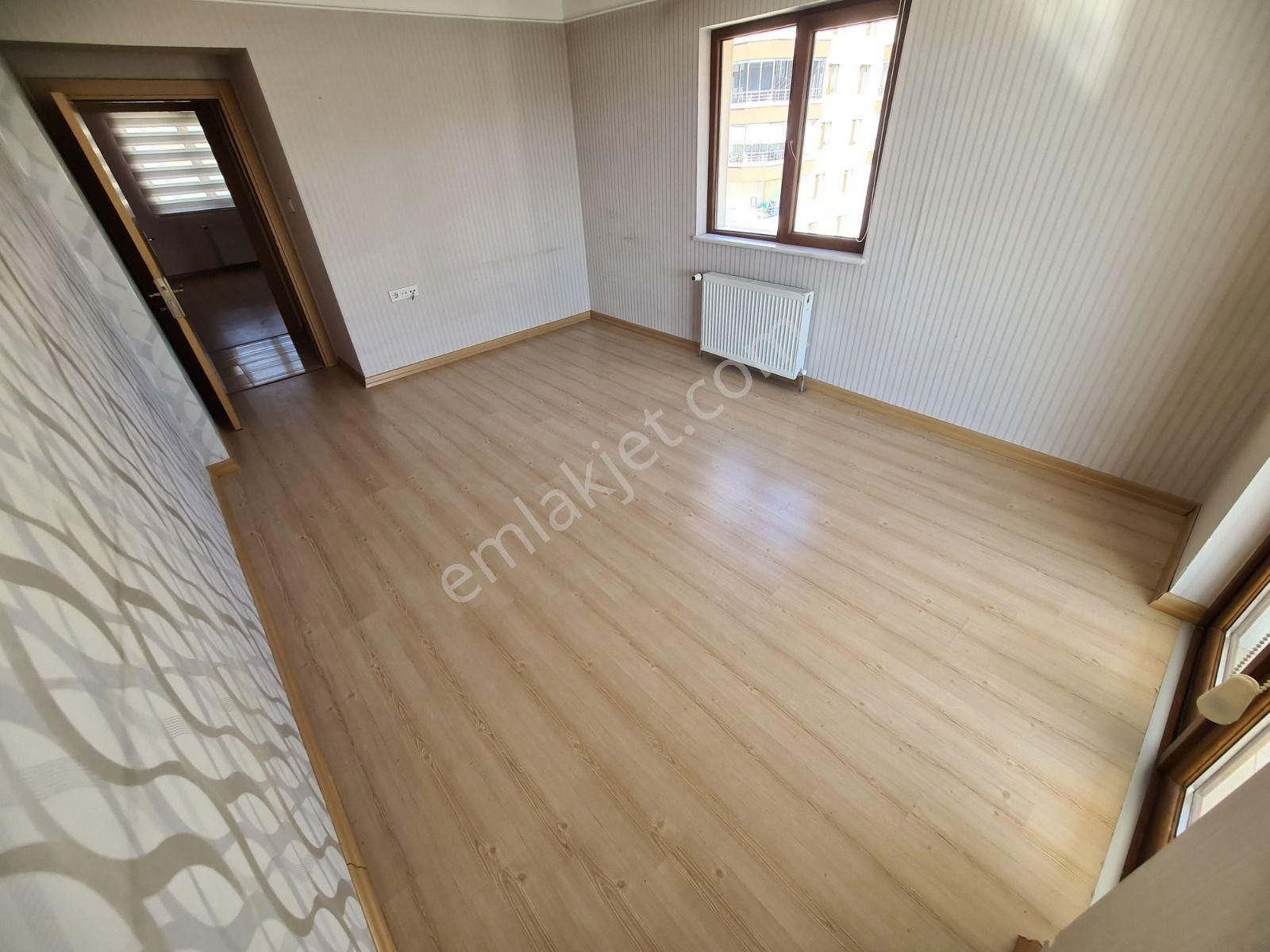 Seval Cd. Üzeri Manzaralı Sitede Teras Balkonlu Fırsat 3+1 Daire - Görsel 16