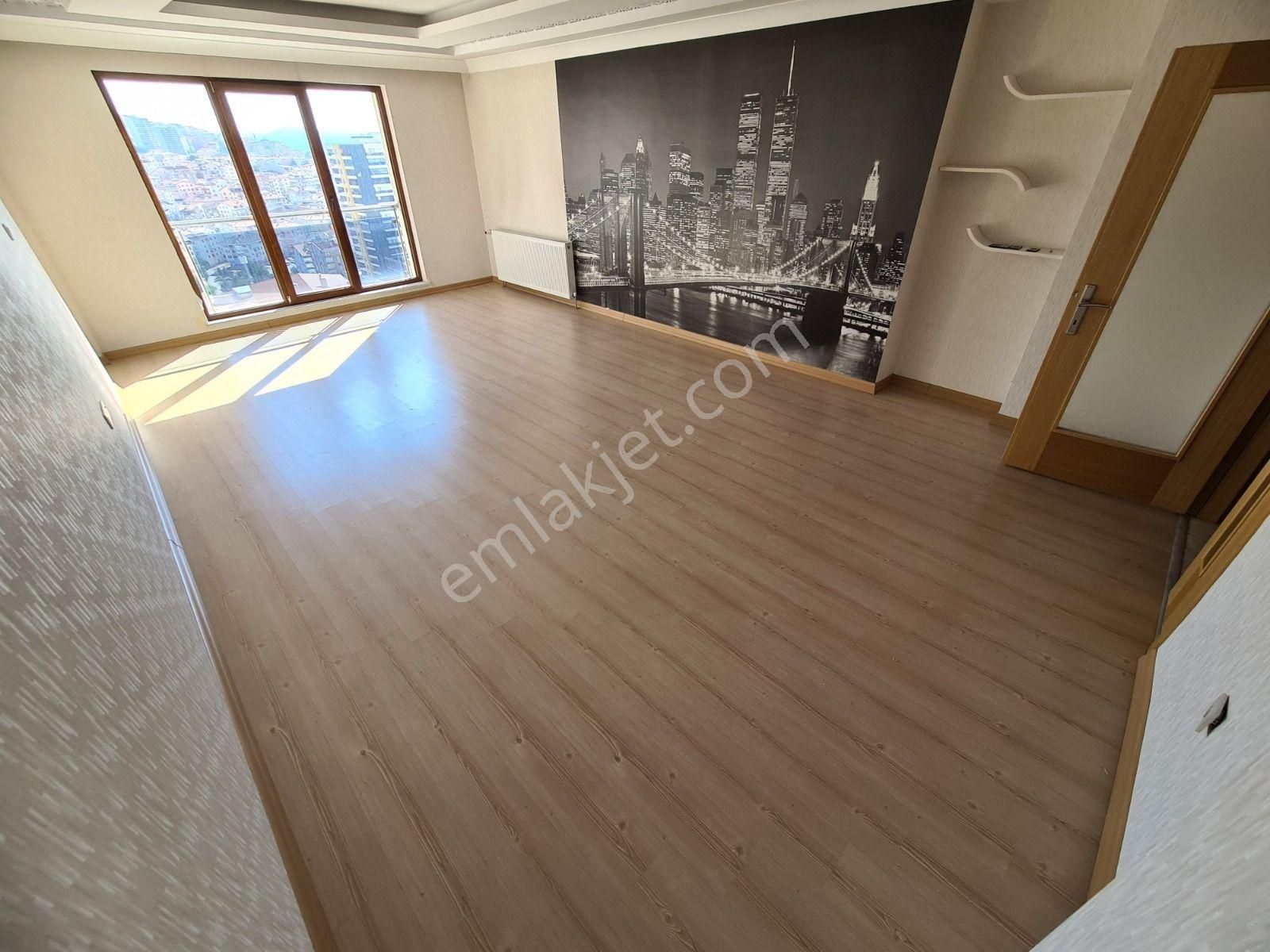 Seval Cd. Üzeri Manzaralı Sitede Teras Balkonlu Fırsat 3+1 Daire - Görsel 10