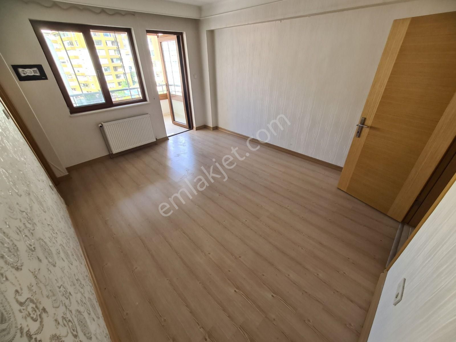 Seval Cd. Üzeri Manzaralı Sitede Teras Balkonlu Fırsat 3+1 Daire - Görsel 15