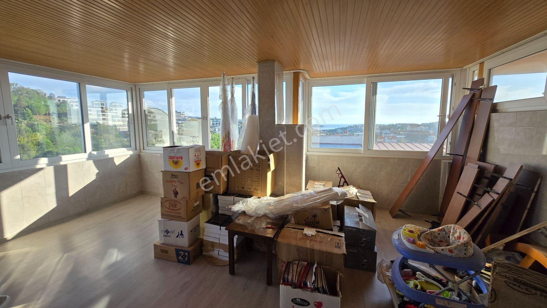 Seferihisar Akarca'da Site İçerisinde Müstakil Bahçeli Köşe Konumda 6+1 Tripleks Villa - Görsel 28