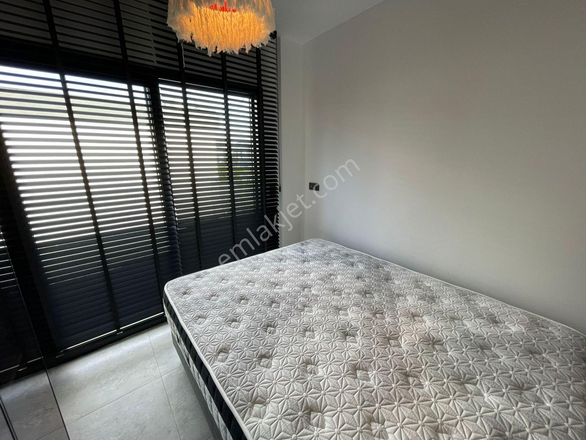 Favori'den Merkezde Havuzlu Güvenlikli Sitede Eşyalı 3+1 Villa - Görsel 30