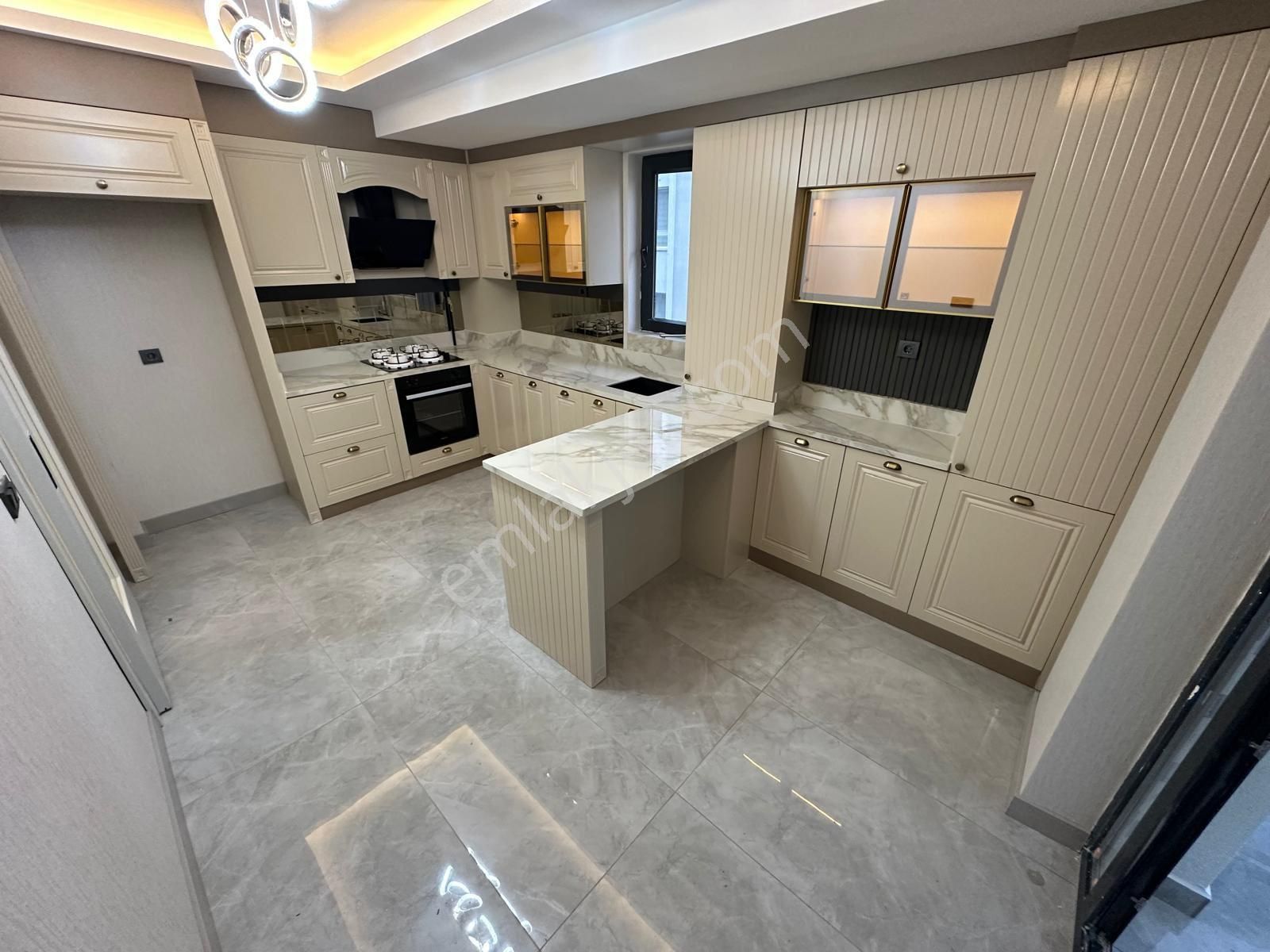 İstasyondan Fevzi Çakmak Mh.de 4+1 Merkezi Konumda Satılık Daire