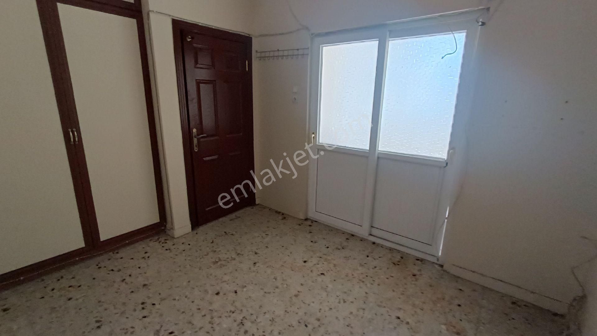 Yeşilyurt Müstakil Tek Katlı İkiz Daire Kapalı Mutfak 2+1 - Görsel 13