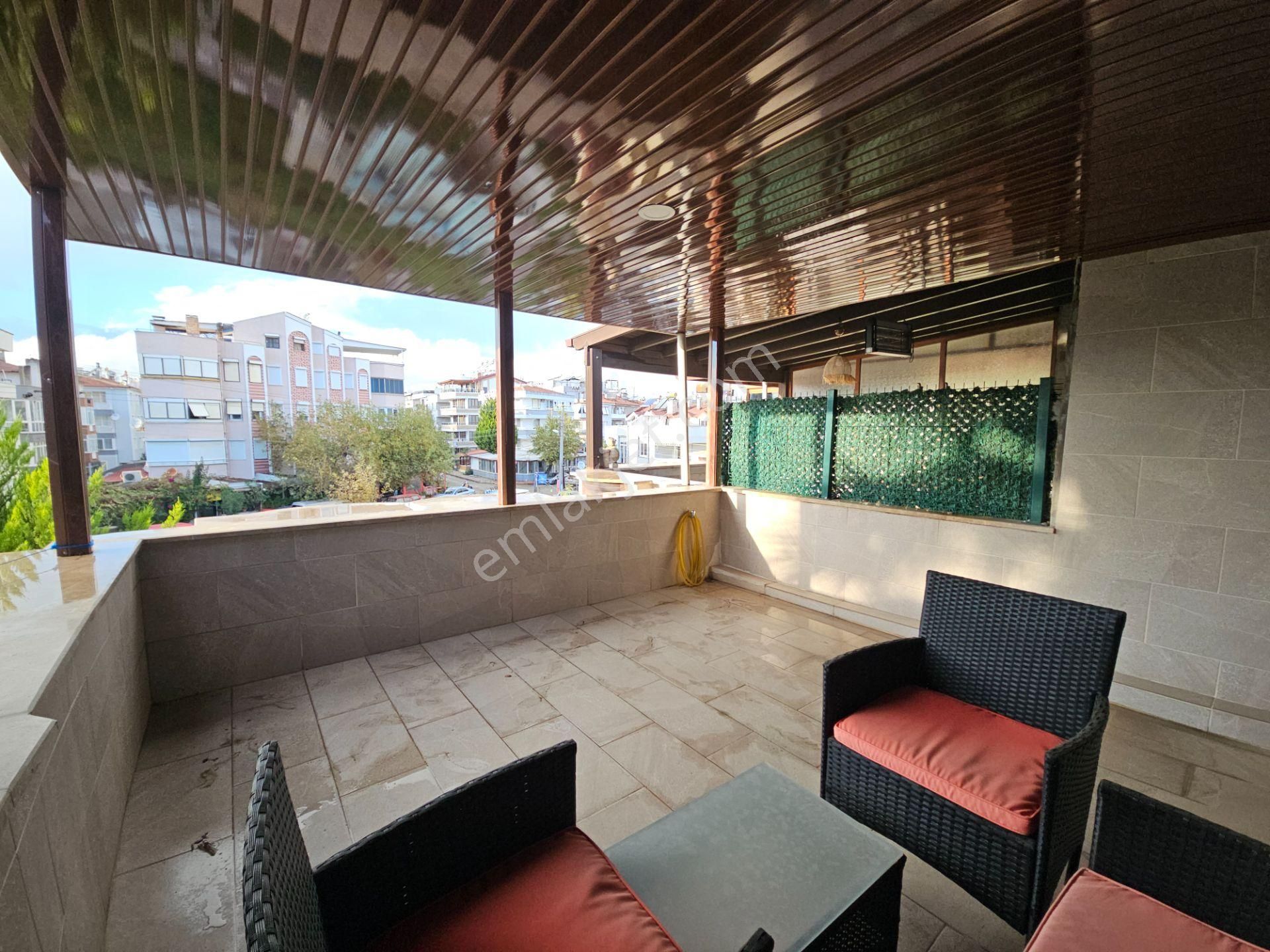 Edremit İkizçay’da Denize 50 Metre Mesafede 3 Katlı 3+1 Villa - Görsel 21