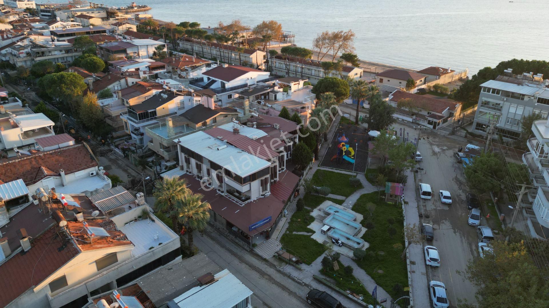 Edremit İkizçay’da Denize 50 Metre Mesafede 3 Katlı 3+1 Villa - Görsel 3