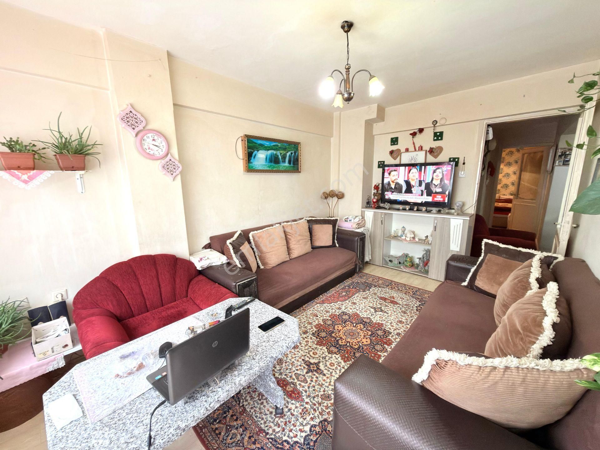 Zeytinburnu 58.bulvar Caddesi Üzerinde Satılık Daire