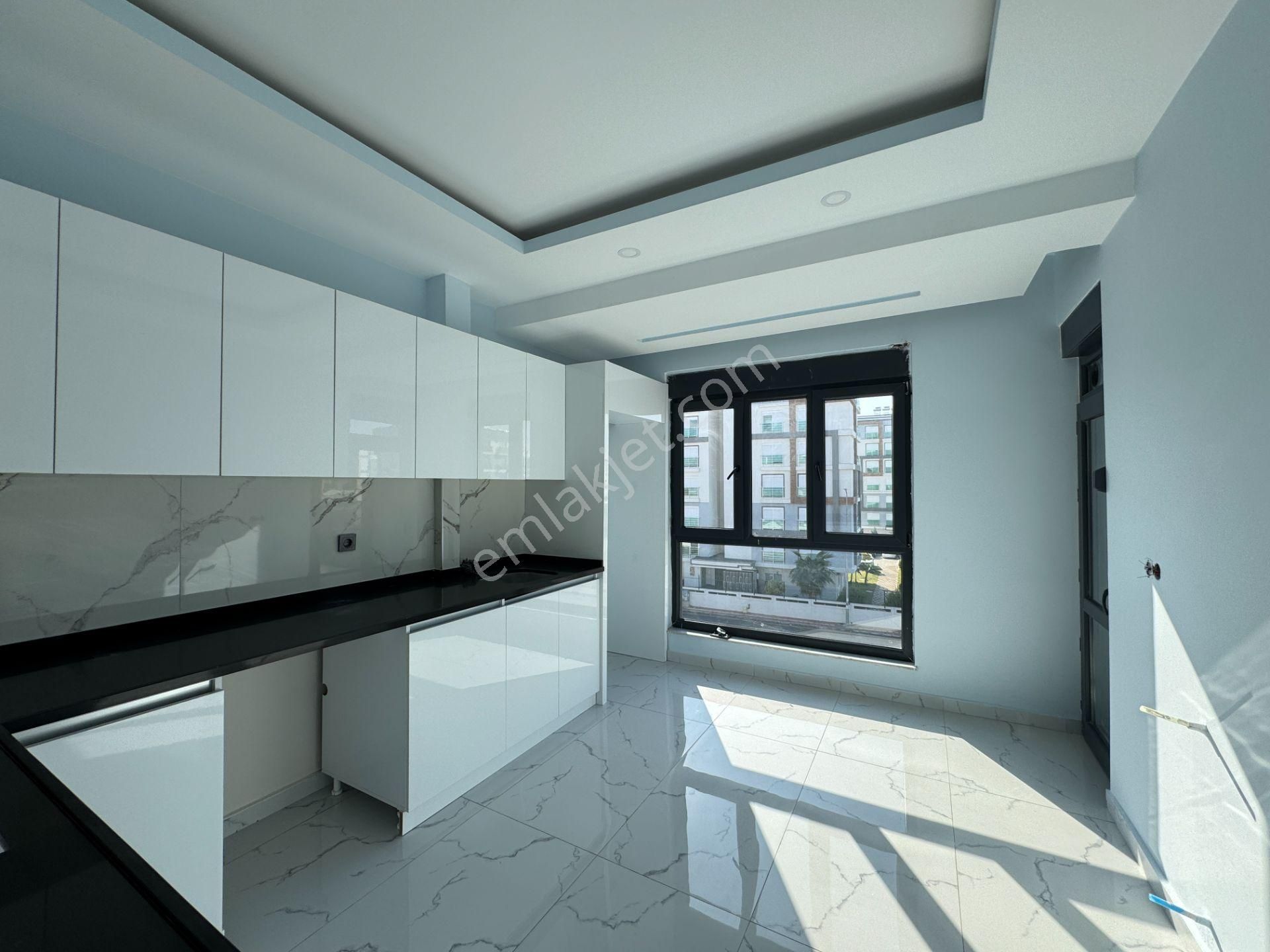 Göksuda Site İçi Çift Banyolu Havuzlu Otoparklı Fırsat 2+1