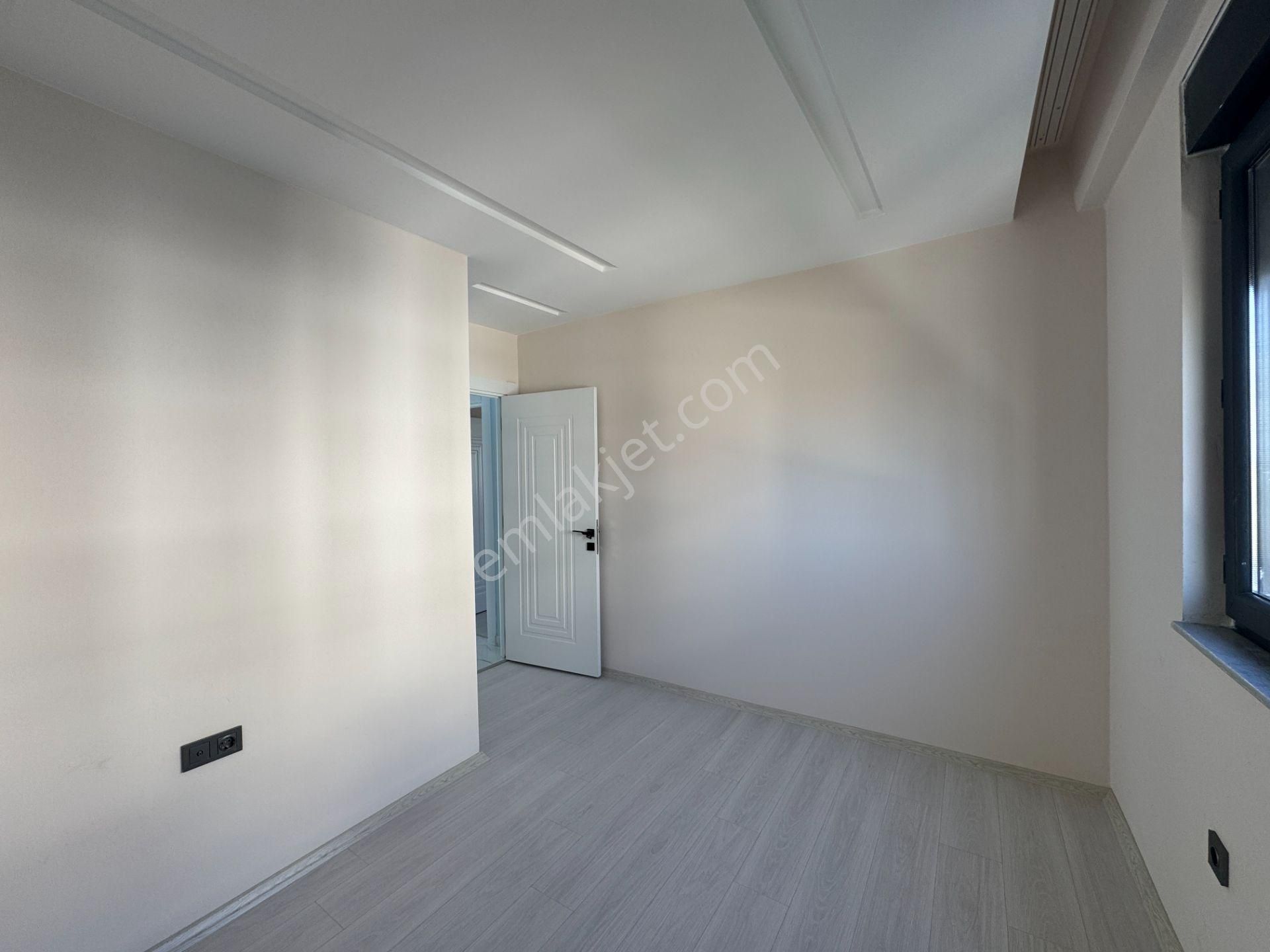 Göksuda Site İçi Çift Banyolu Havuzlu Otoparklı Fırsat 2+1 - Görsel 18