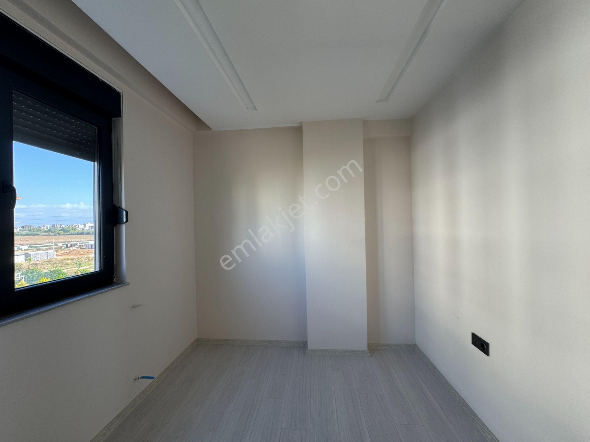 Göksuda Site İçi Çift Banyolu Havuzlu Otoparklı Fırsat 2+1 - Görsel 17