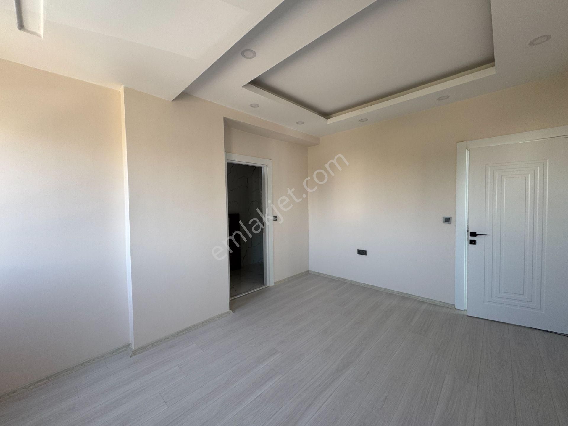 Göksuda Site İçi Çift Banyolu Havuzlu Otoparklı Fırsat 2+1 - Görsel 23