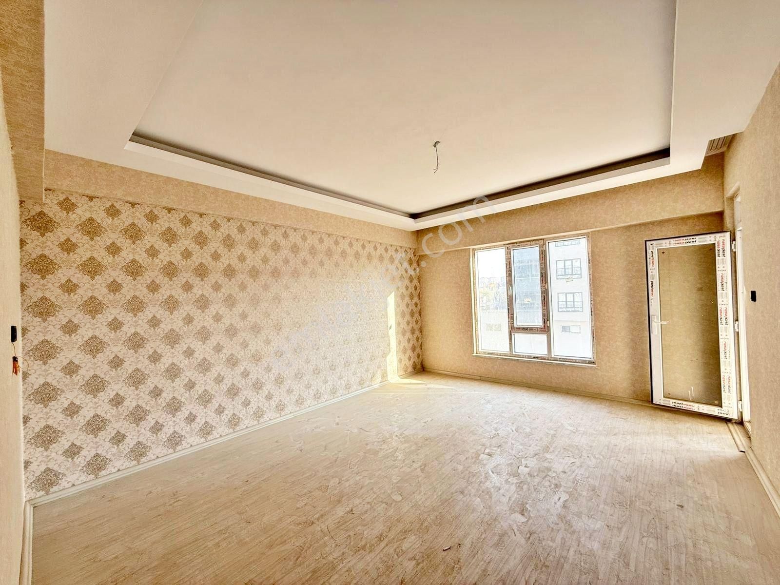 Beylerbeyin'de Açık Çephe Ferah Ara Kat Sıfır! Lüx 2.5+1 Daire - Görsel 9