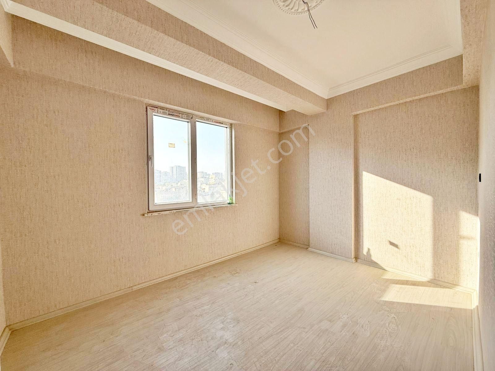 Beylerbeyin'de Açık Çephe Ferah Ara Kat Sıfır! Lüx 2.5+1 Daire - Görsel 13