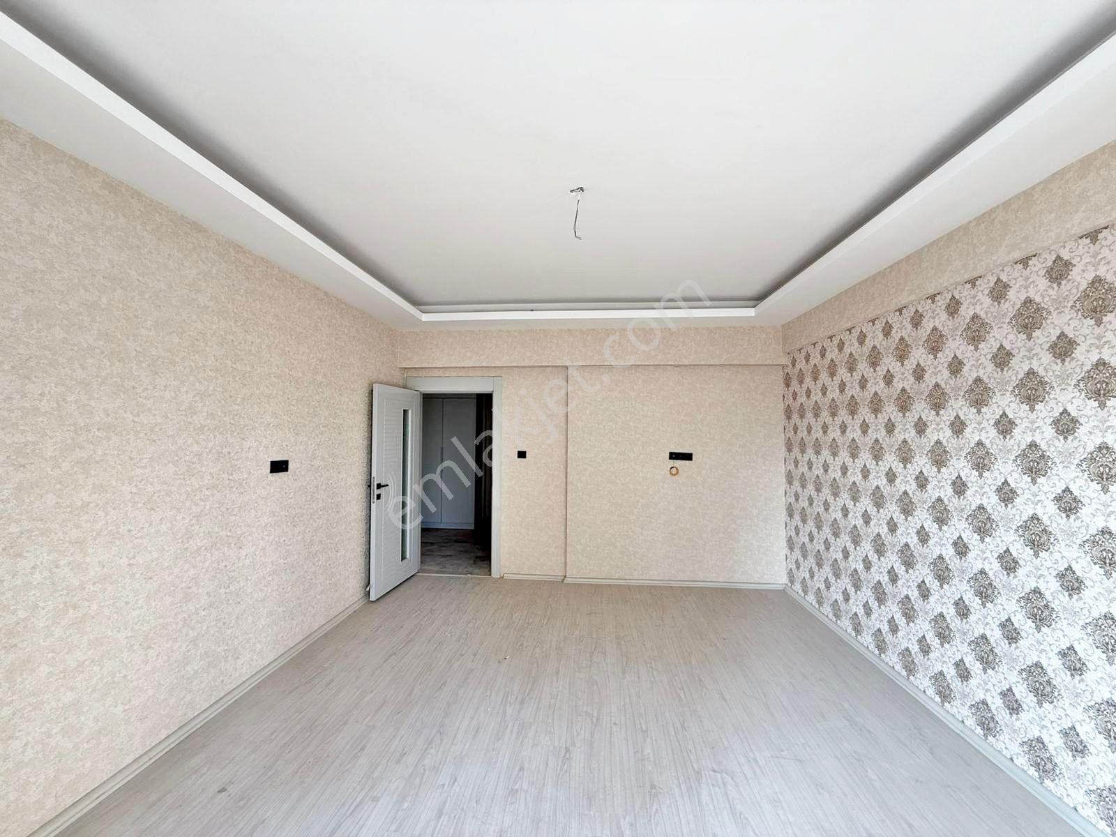 Beylerbeyin'de Açık Çephe Ferah Ara Kat Sıfır! Lüx 2.5+1 Daire - Görsel 11