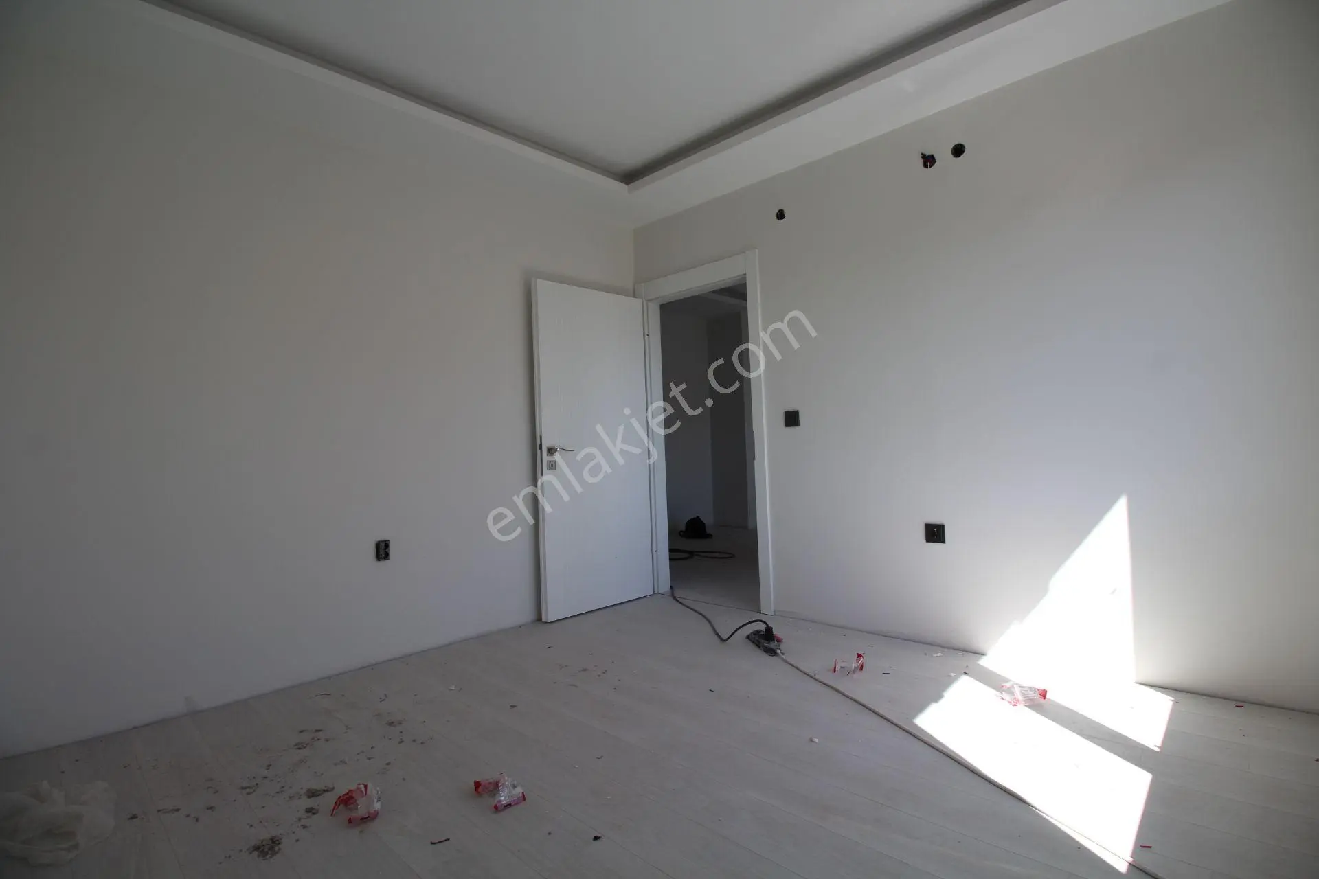Askaray Meydan Mahallesinde Sıfır Önü Açık Satılık 1+1 Daire - Görsel 3