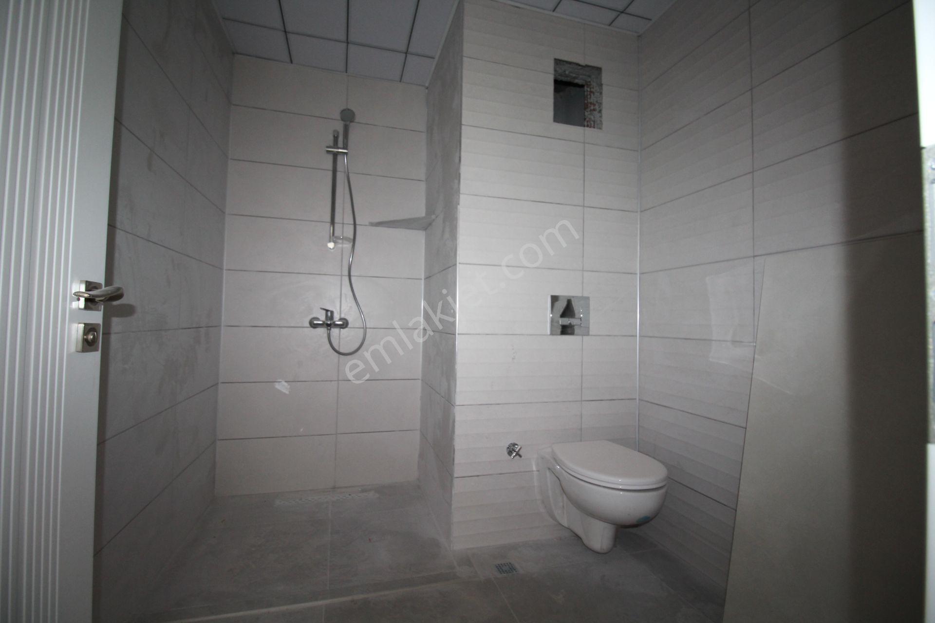 Askaray Meydan Mahallesinde Sıfır Önü Açık Satılık 1+1 Daire - Görsel 16
