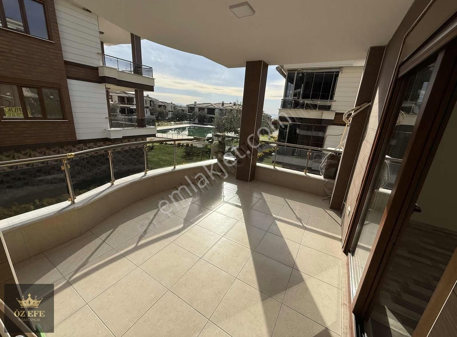 Altınoluk'un En Prestijli Sitelerinden Birinde Havuz Başı Daire - Görsel 19