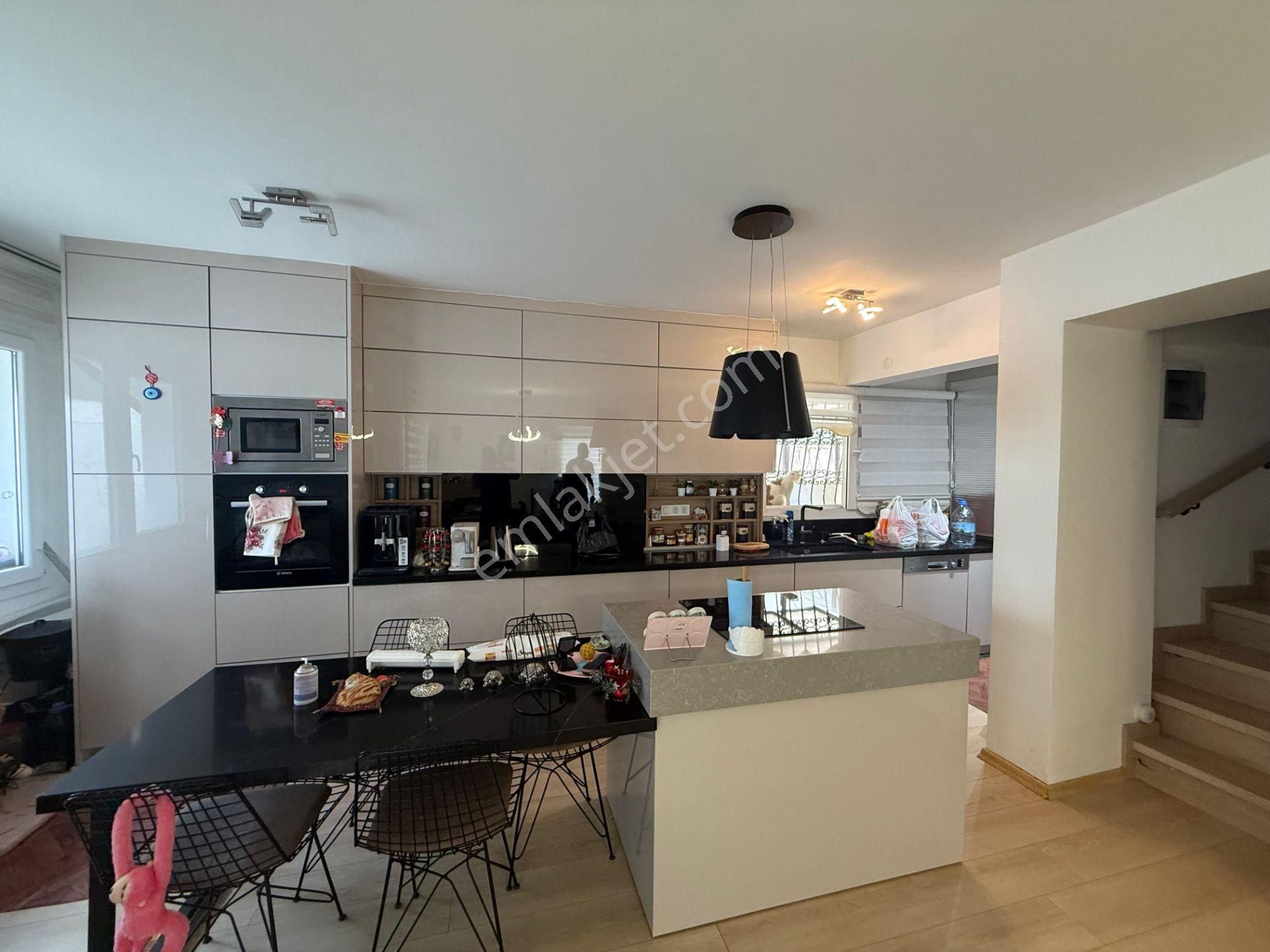 Bodrum Merkezde Yeniköy Mah Kiralık Eşyasız 4+1 İkiz Villa - Görsel 8