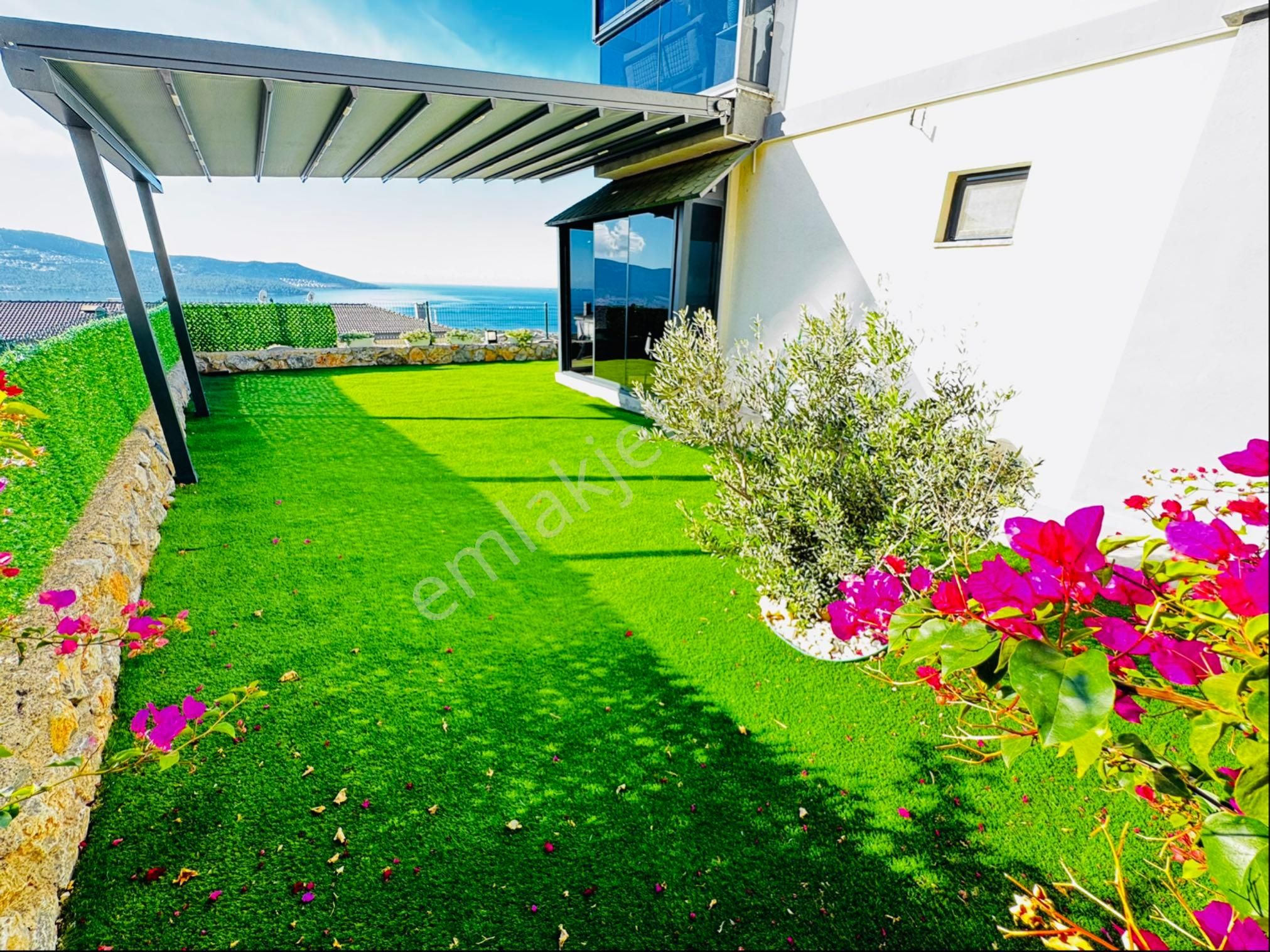 Akbük’te Köşe Bahçe Katı 2+1 – Havuz & Deniz Manzaralı – Eşyalı Satılık - Görsel 6